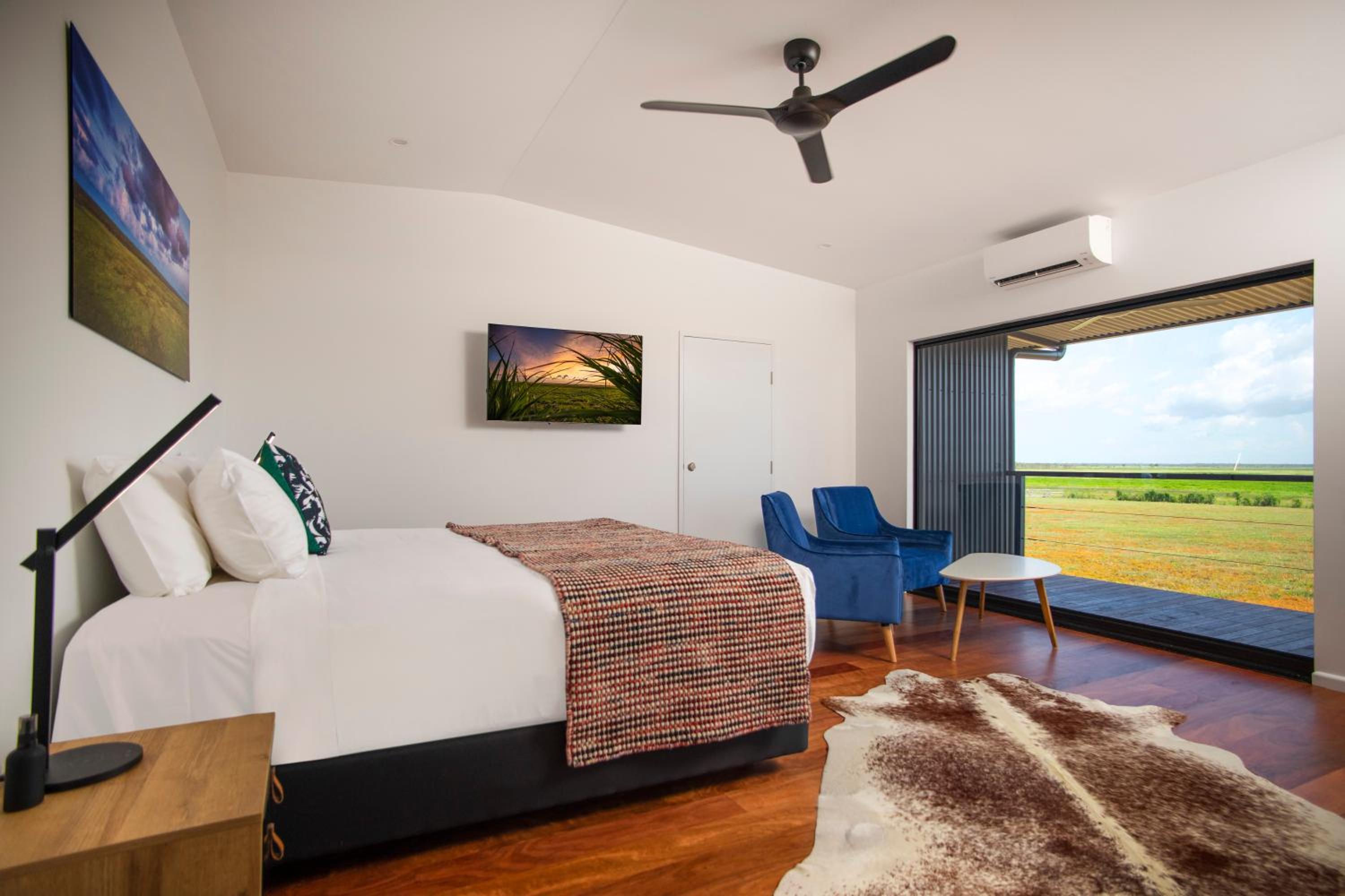 Luxury Lodge Suite photo 1