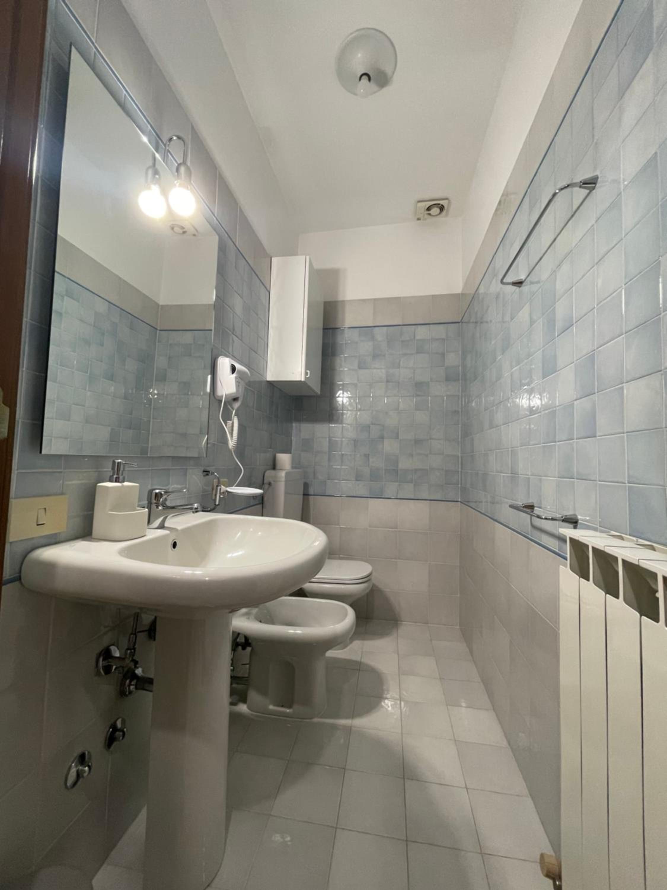 Double Room with Private Bathroom - Photo 4