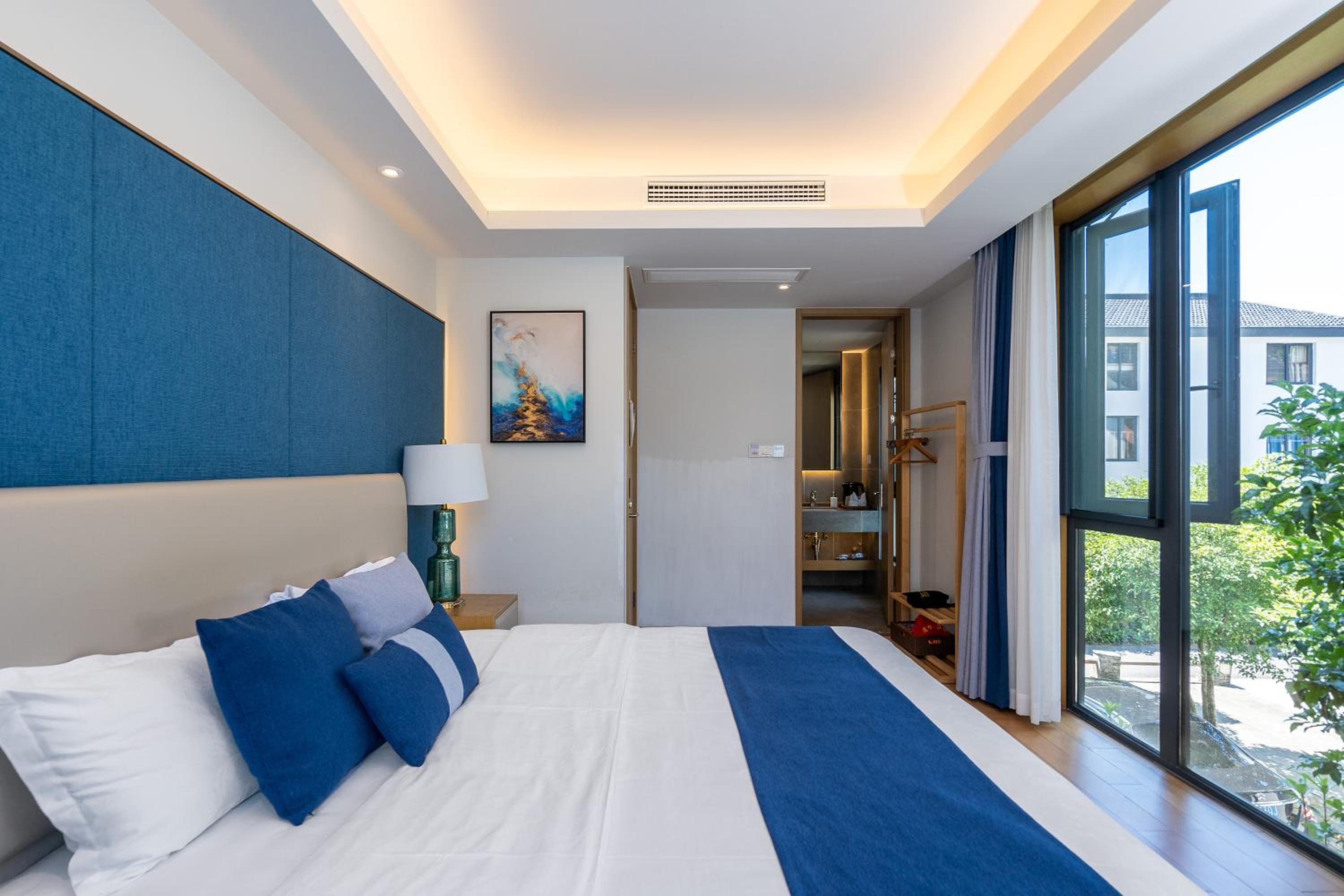 Standard Queen Room photo 1