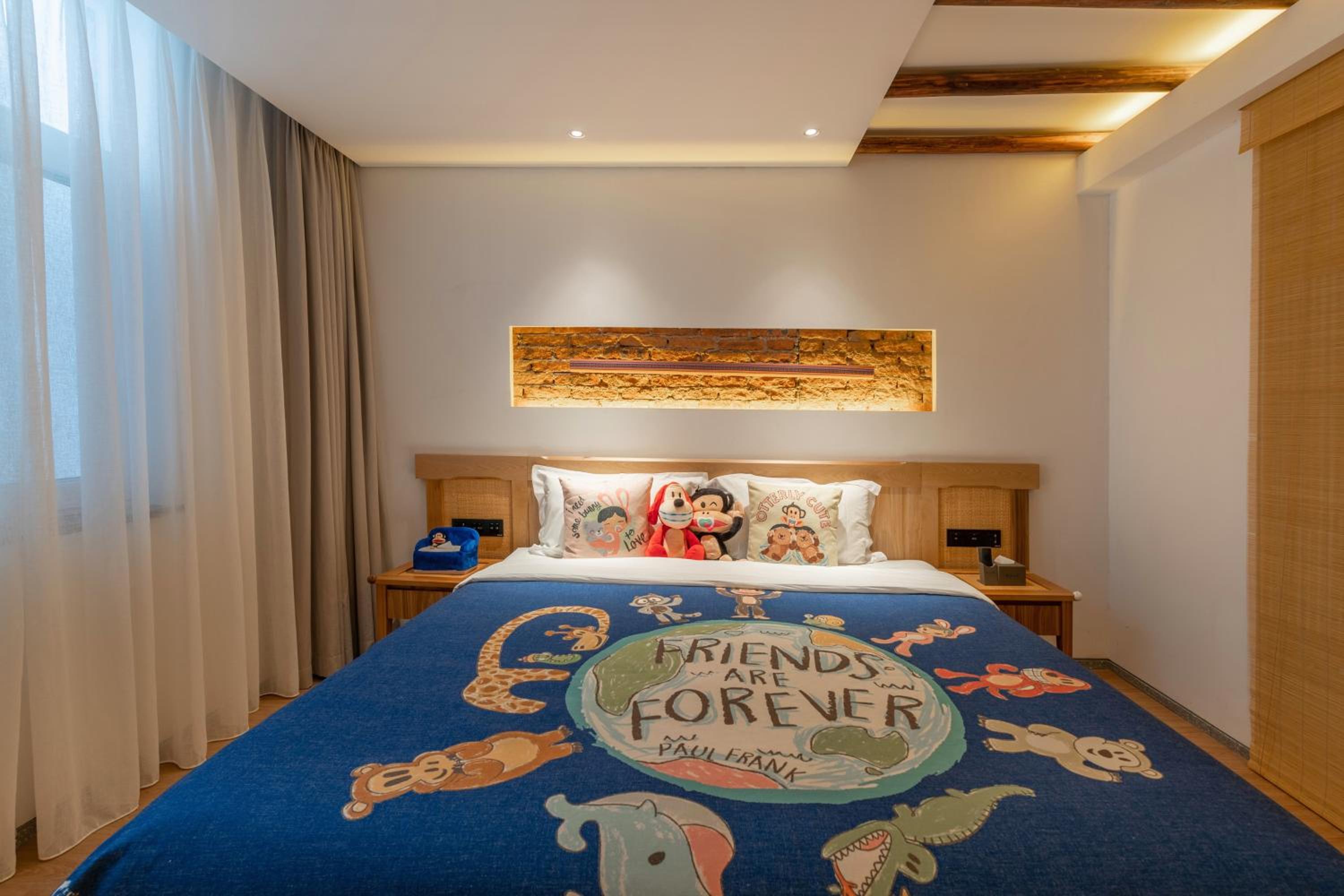 Deluxe Family Room - Photo 4