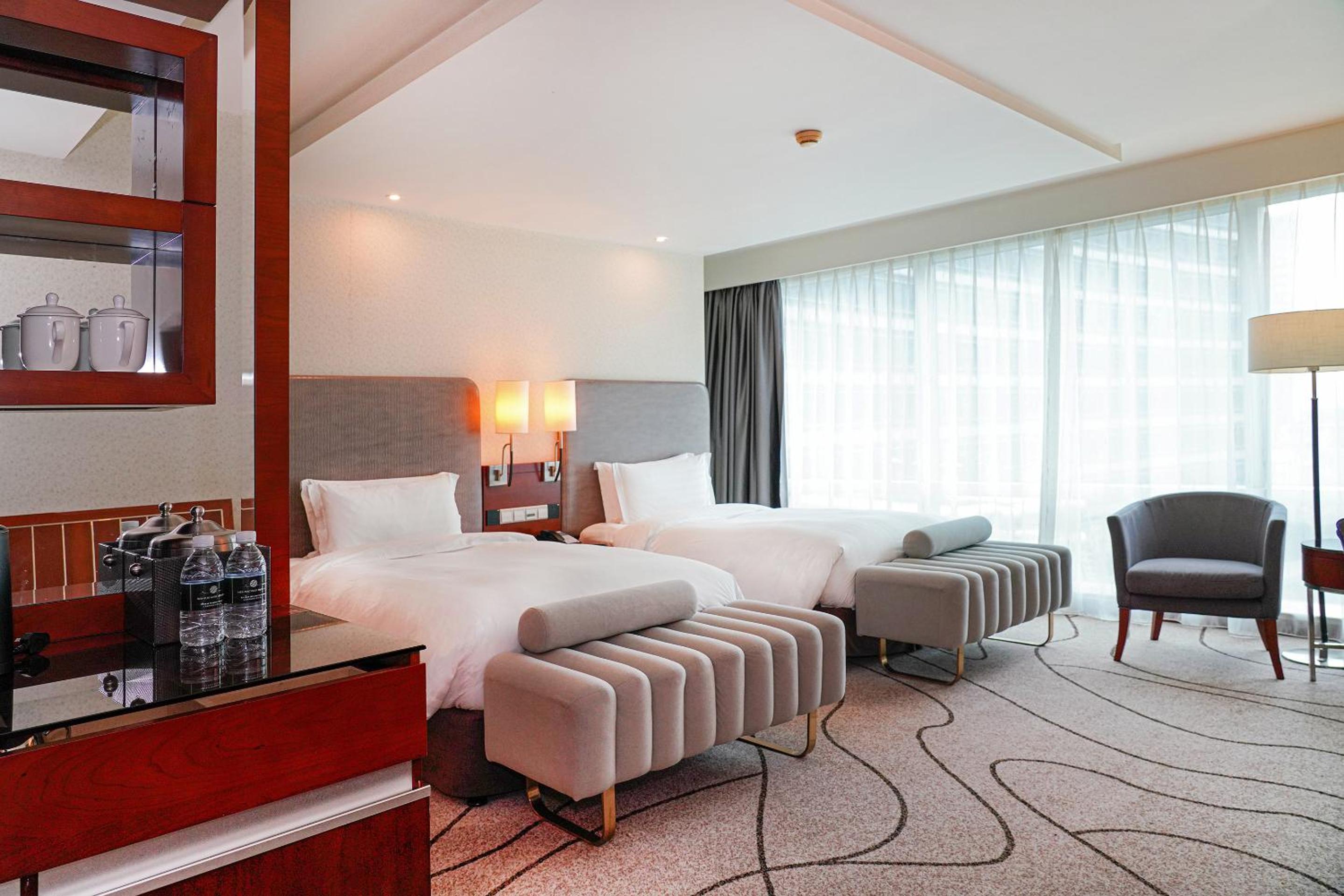 Deluxe Room Twin Beds photo 1