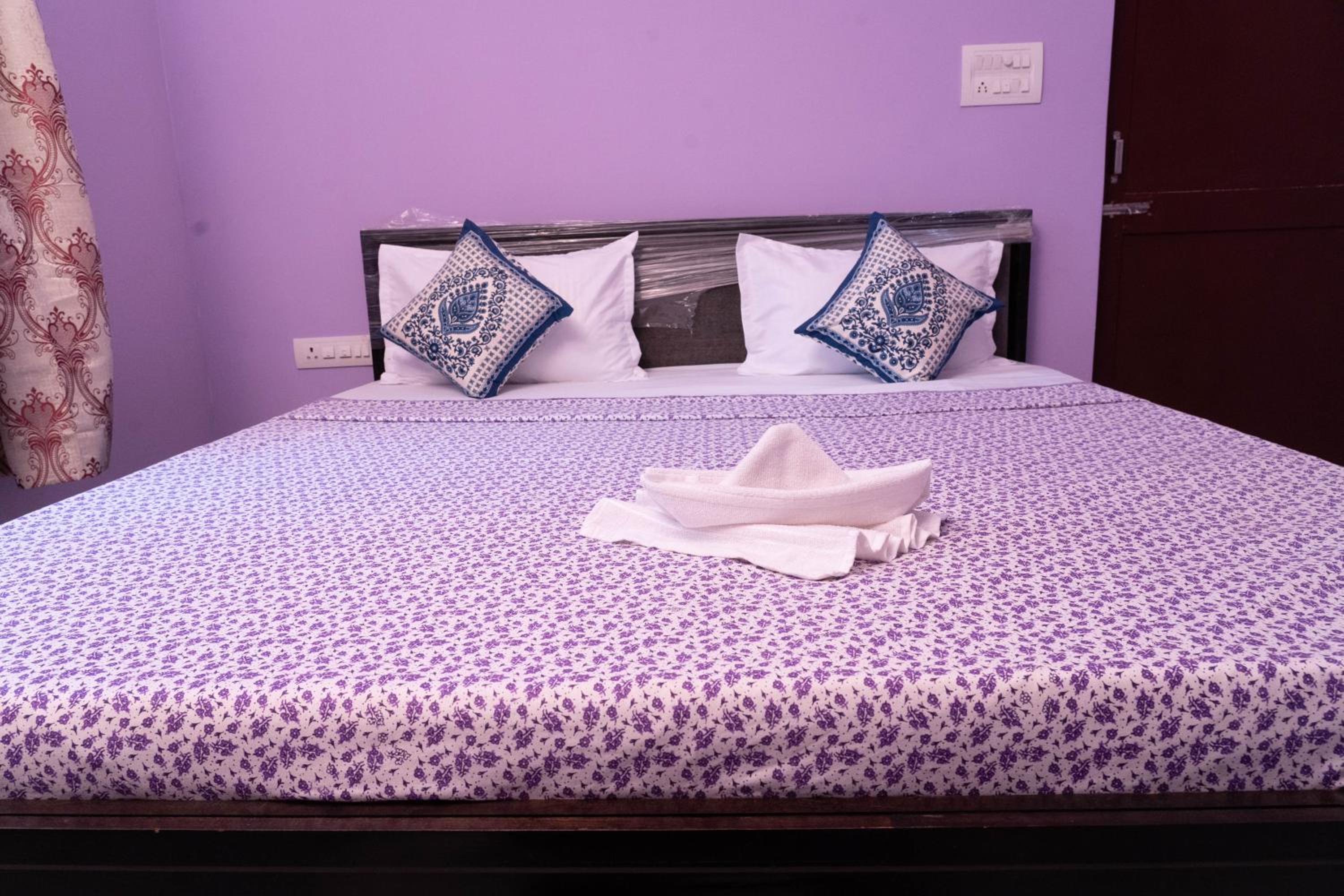 Deluxe Double Room With Balcony