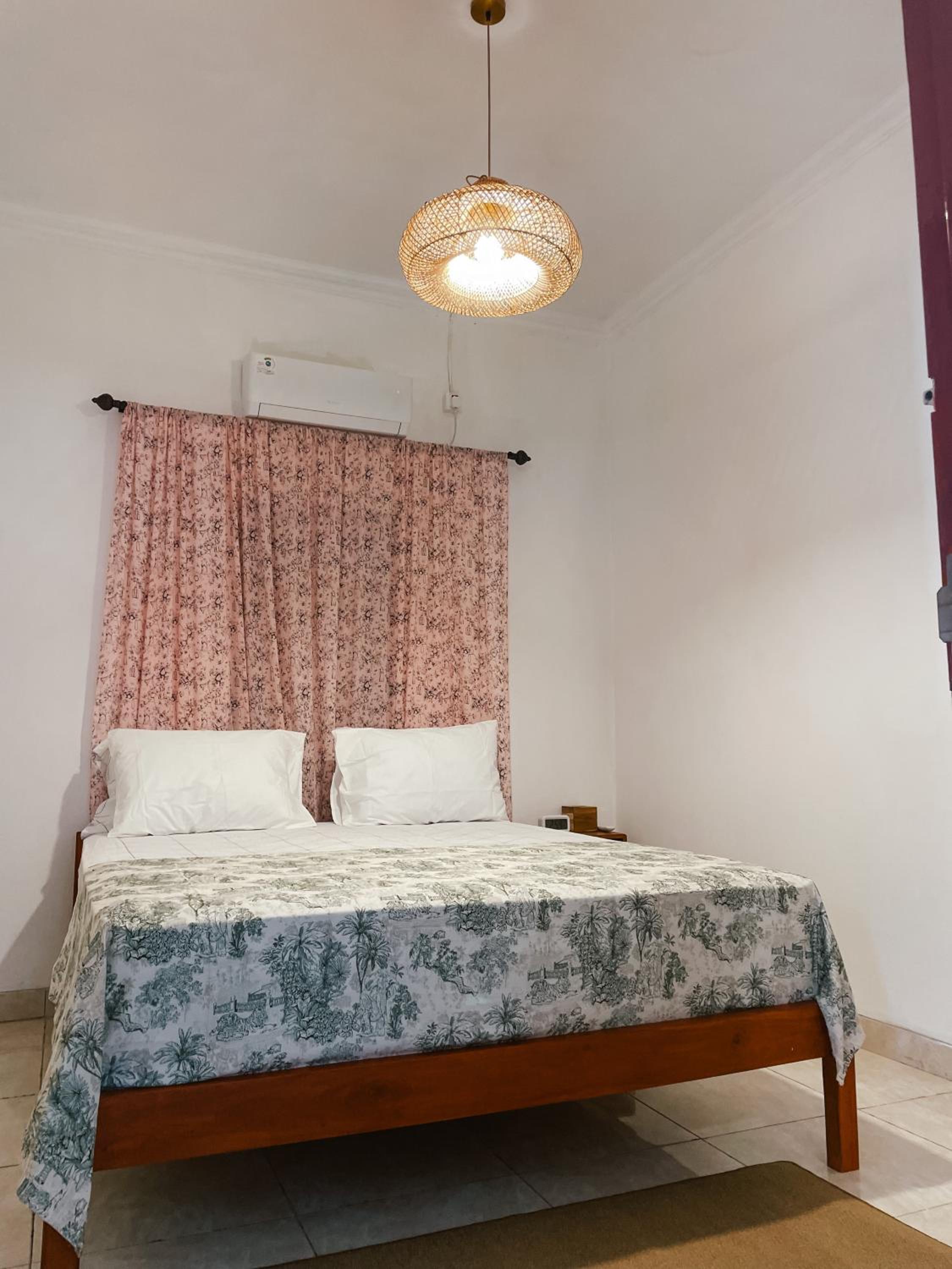 Double Room With Shared Bathroom photo 2