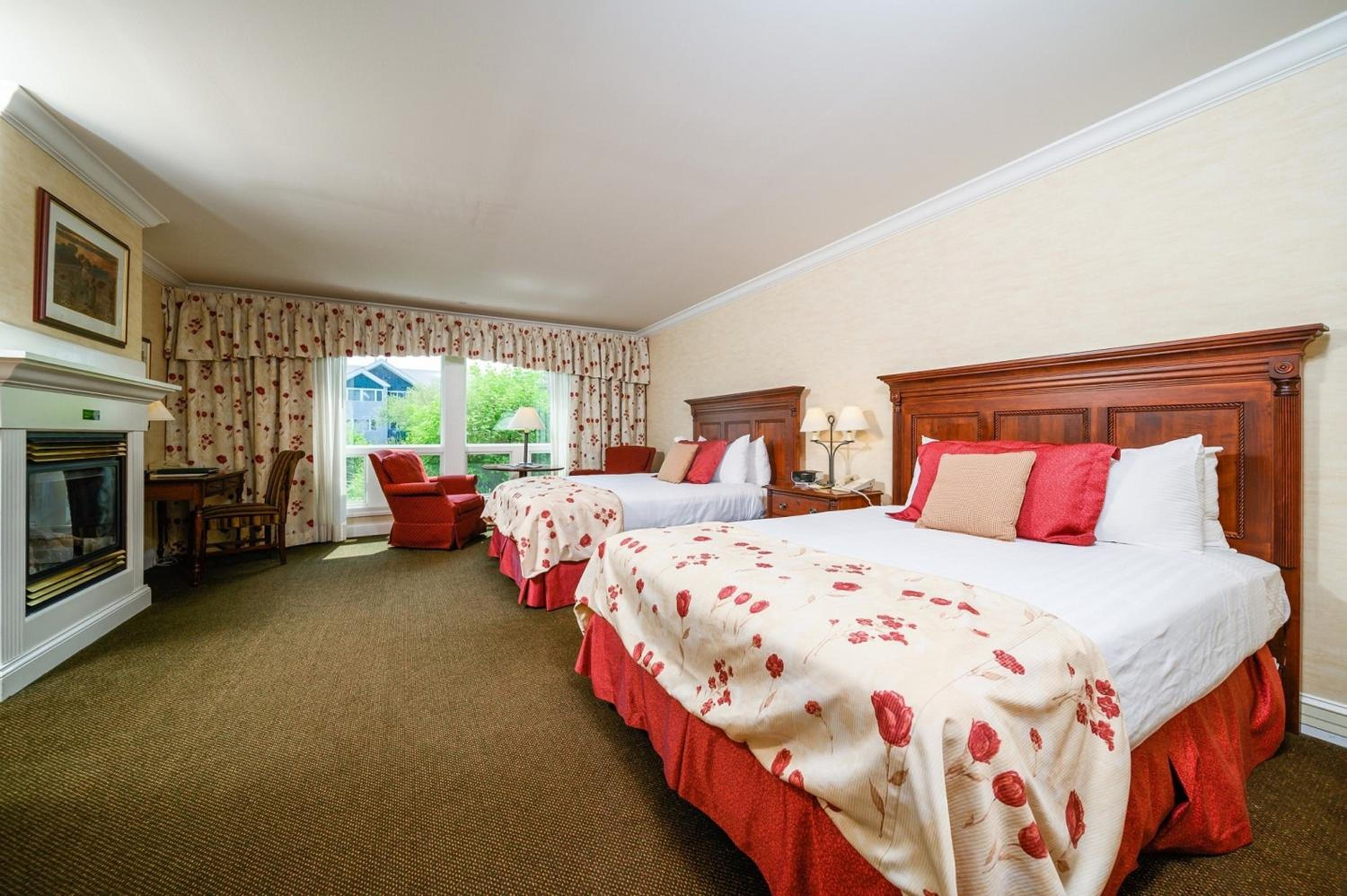 Luxury room with 2 queen beds