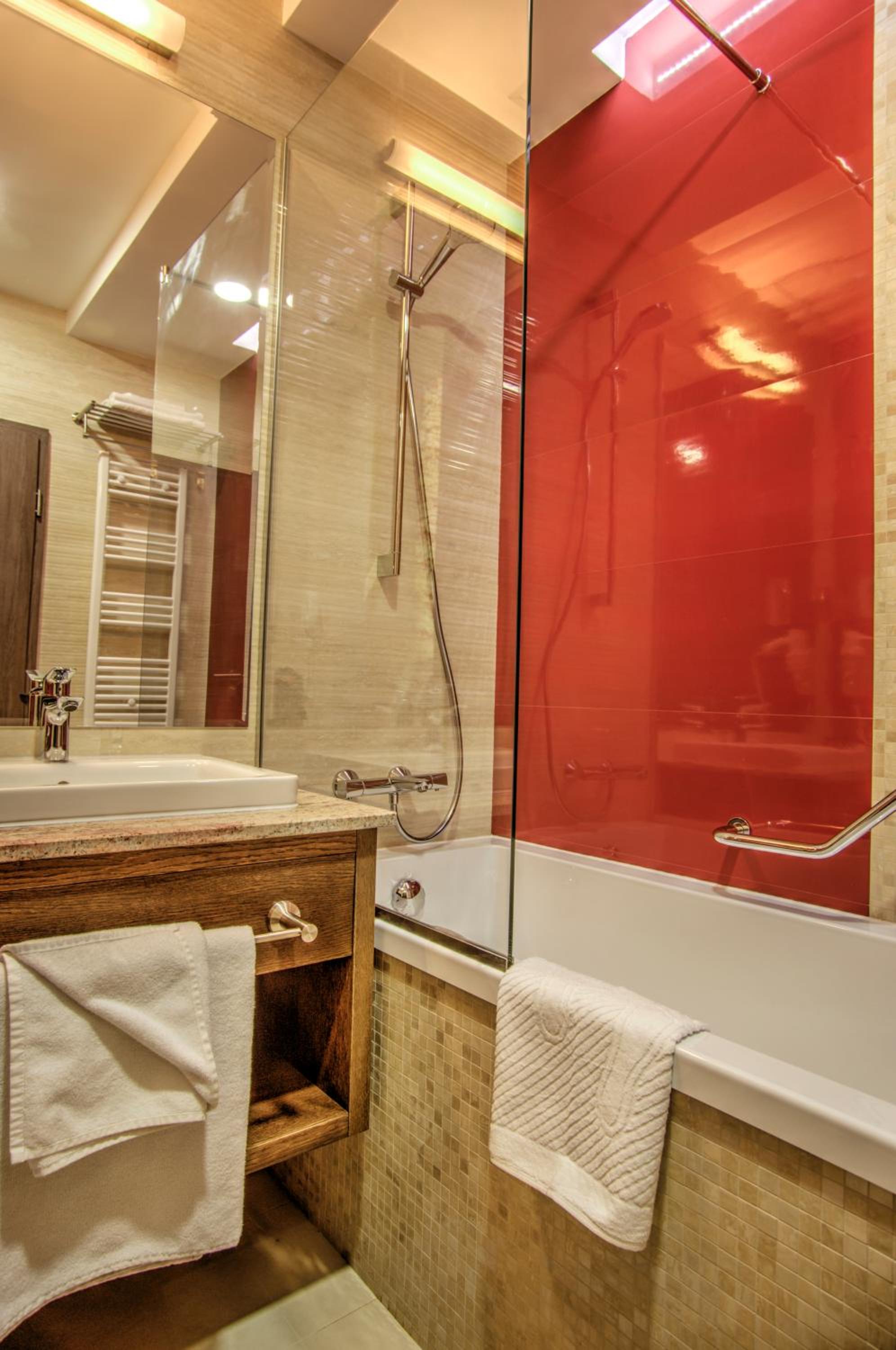 Premium King Room photo 2