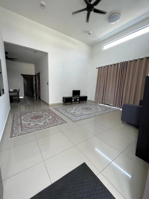 Four-Bedroom House photo 1