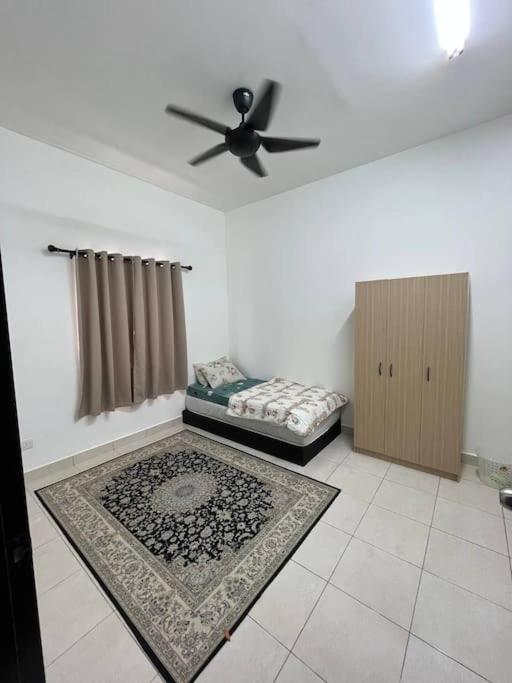Four-Bedroom House photo 2