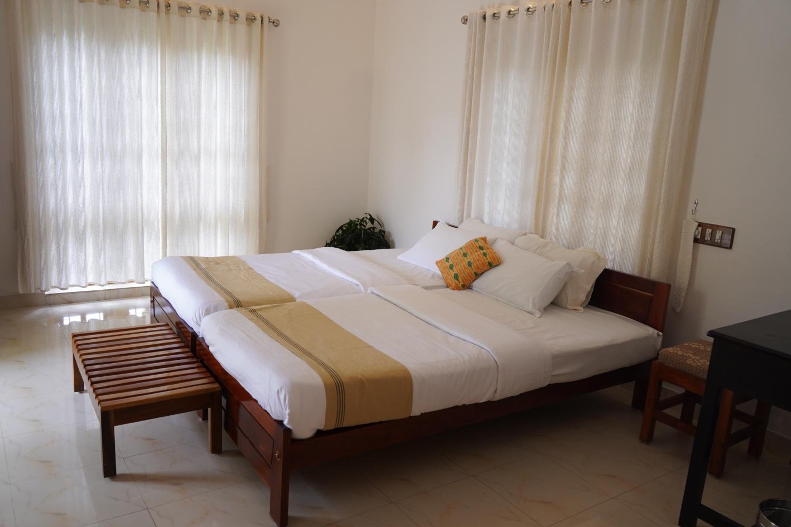 Deluxe Double Room - Photo 31