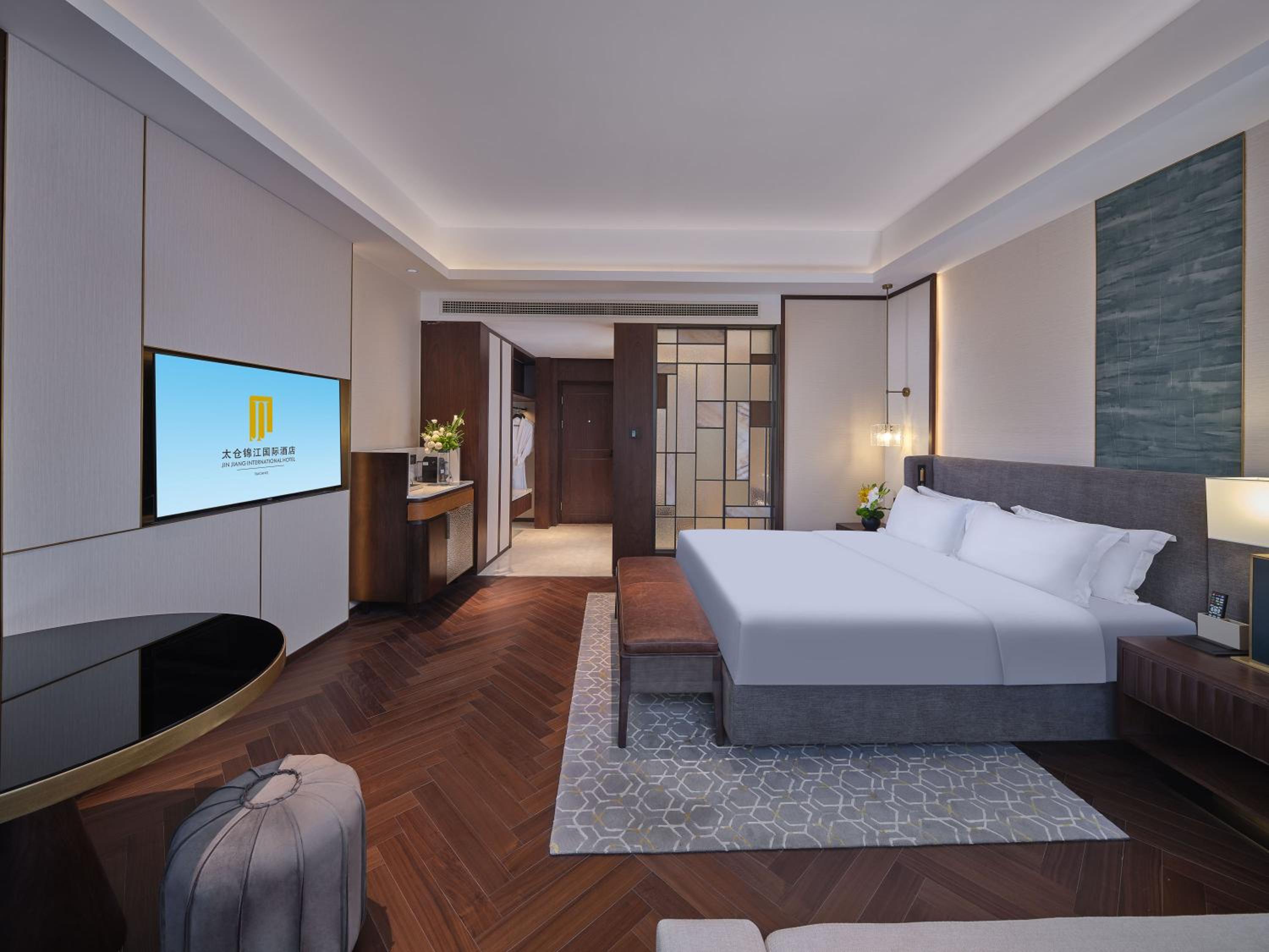 Deluxe King Room - Photo 4