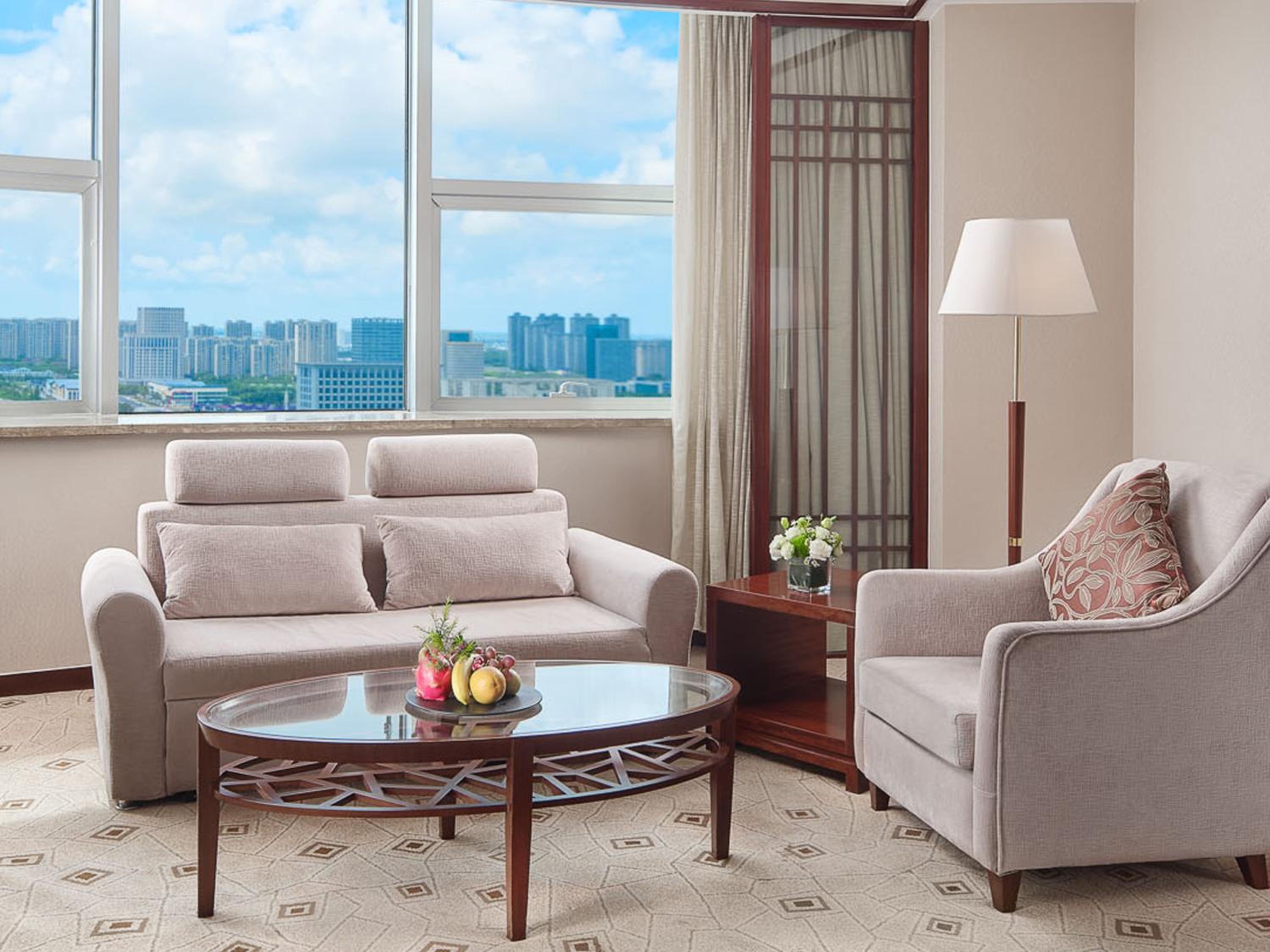 Suite - Photo 2