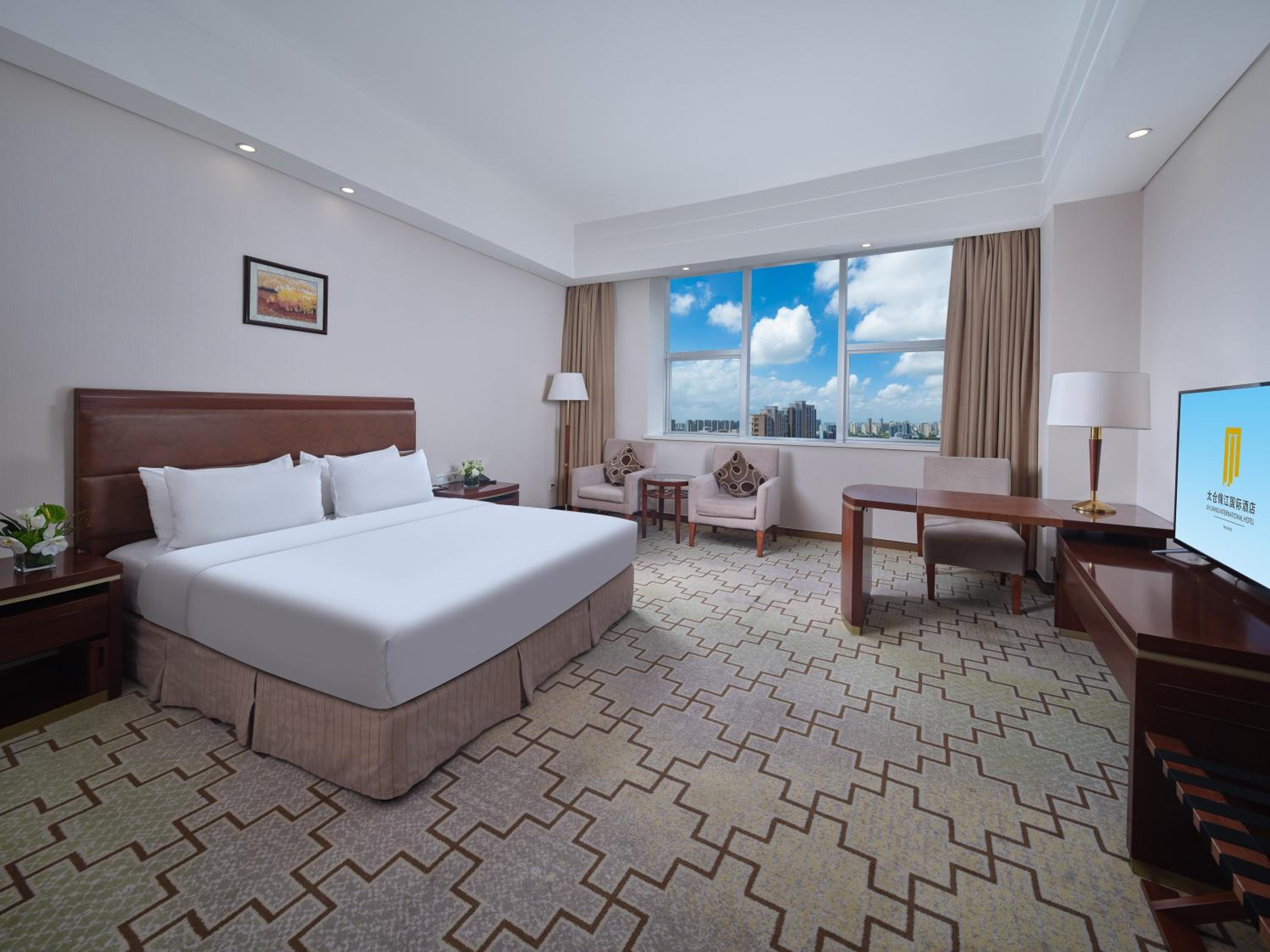 Superior Queen Room