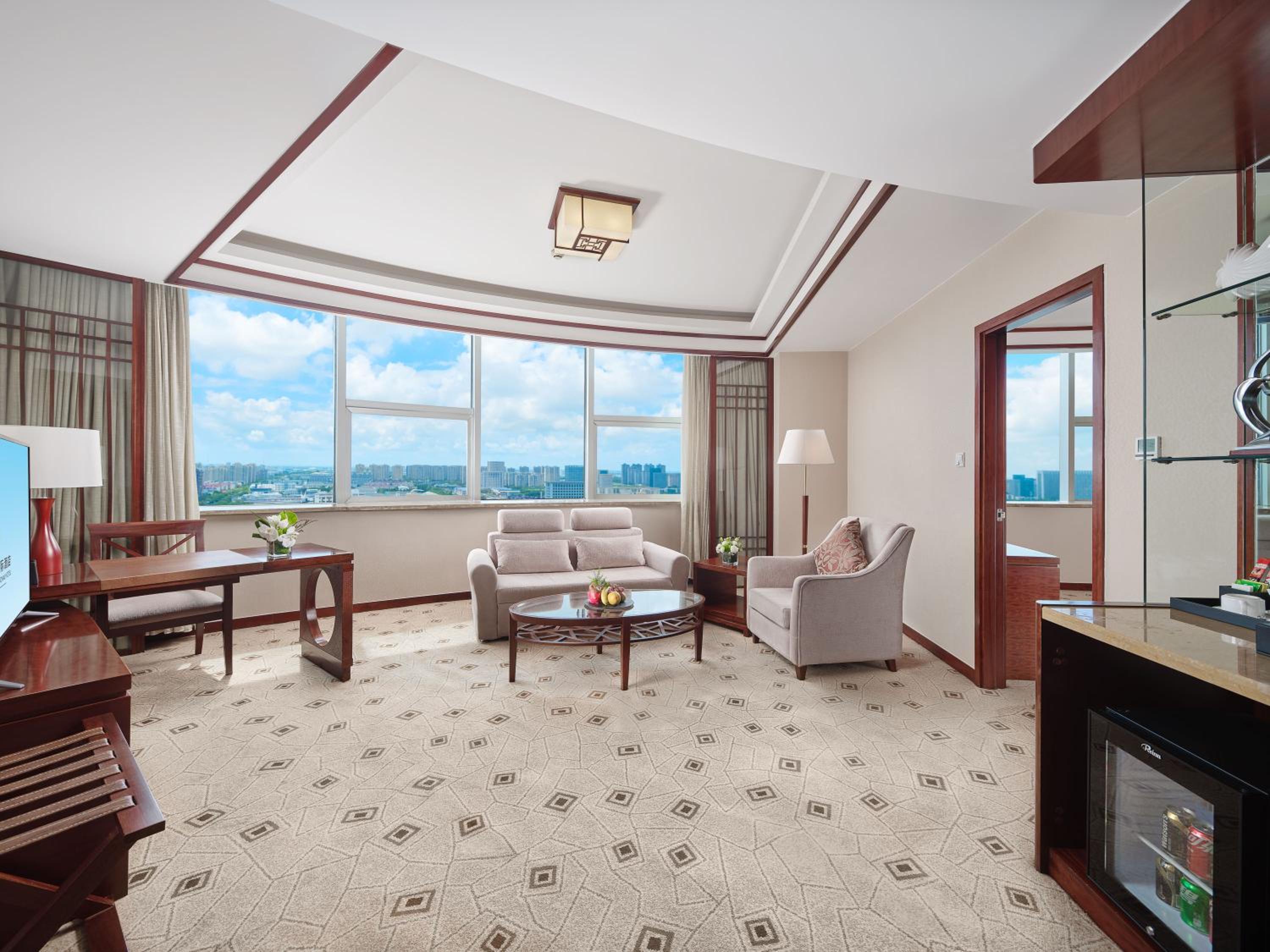 Suite - Photo 4