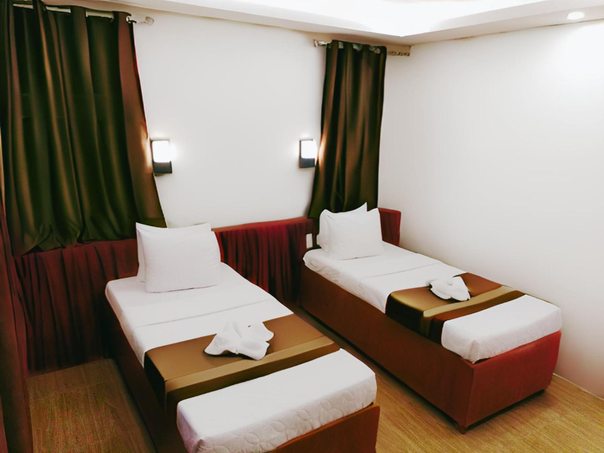 Superior Twin Room - Photo 4