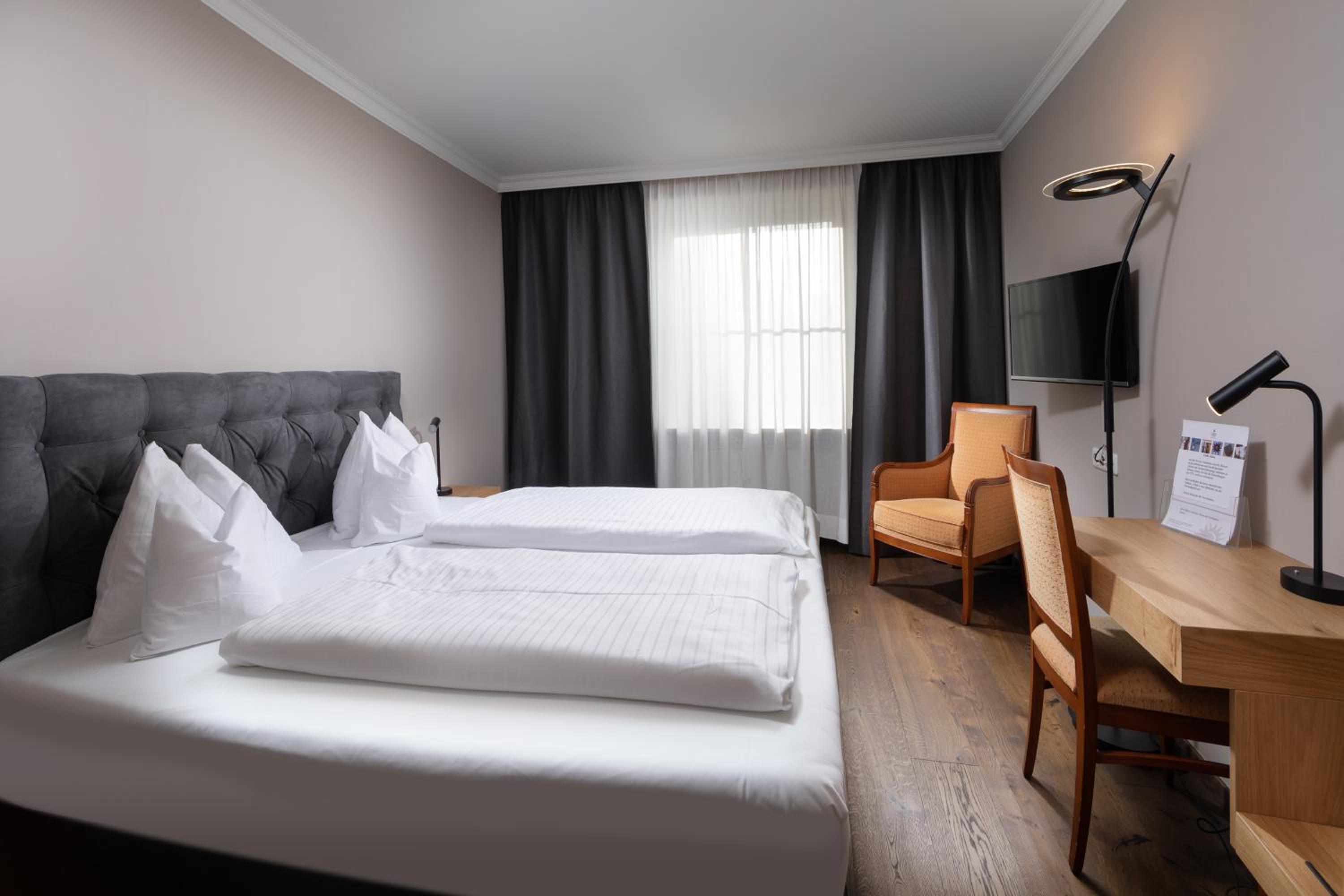 Double Room - Photo 11