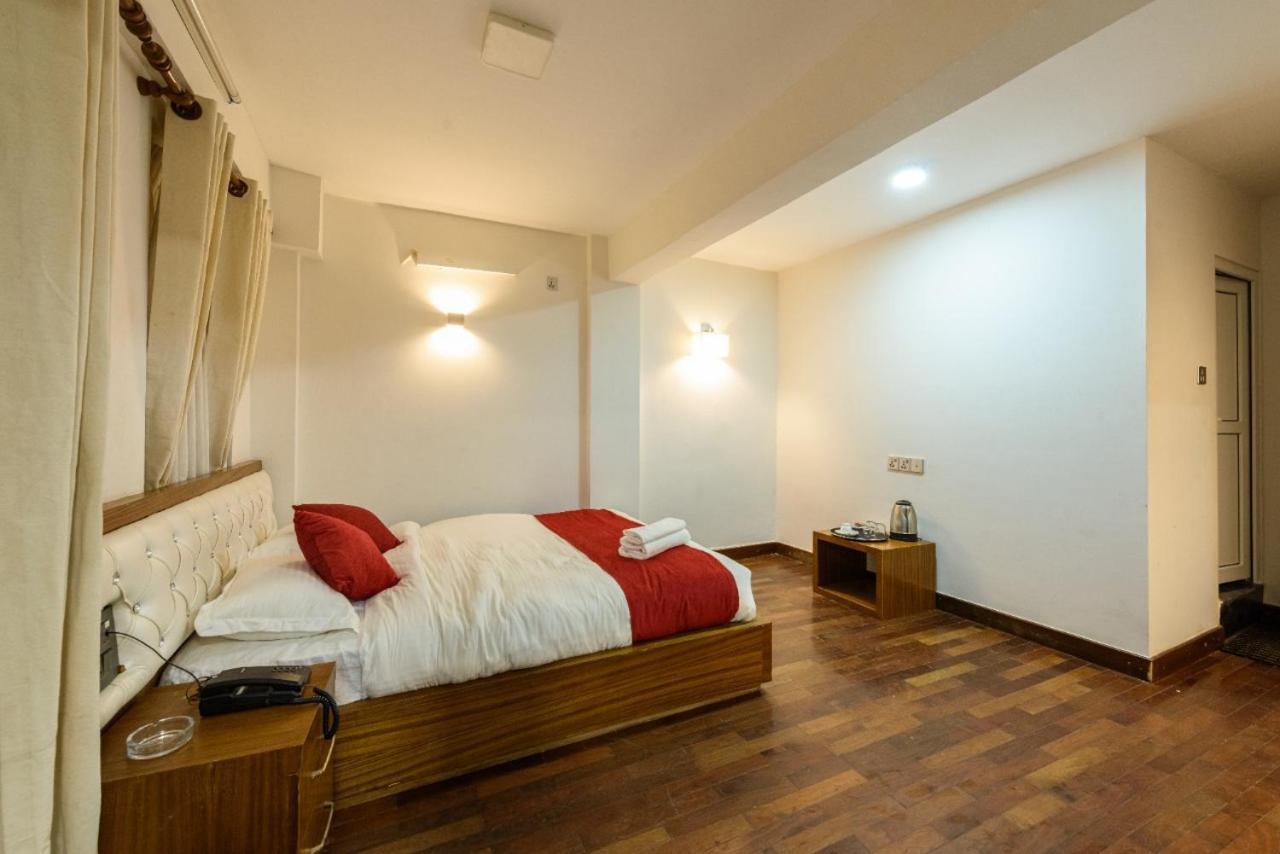 One-Bedroom Apartment photo 2