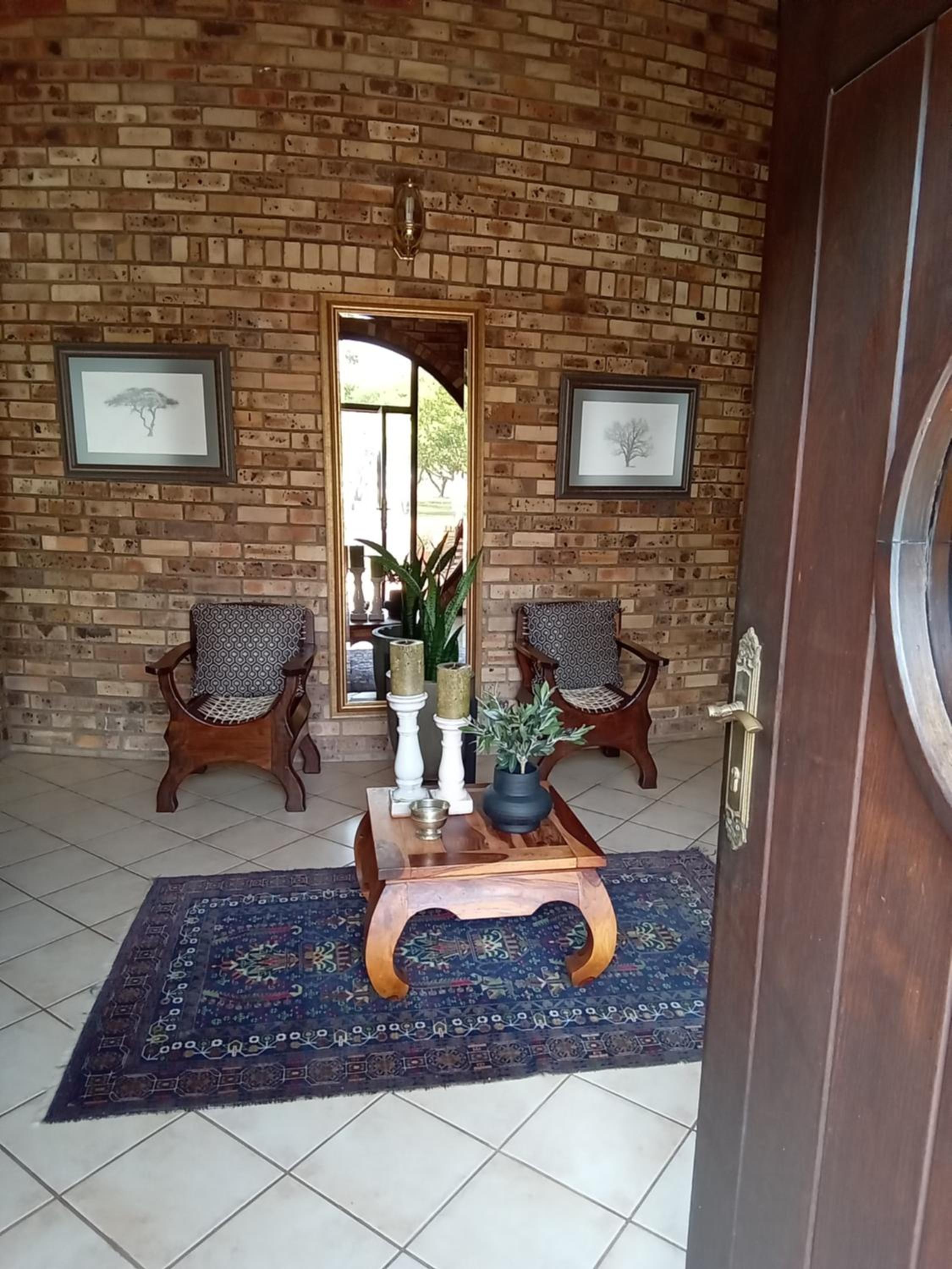 Three-Bedroom House photo 2