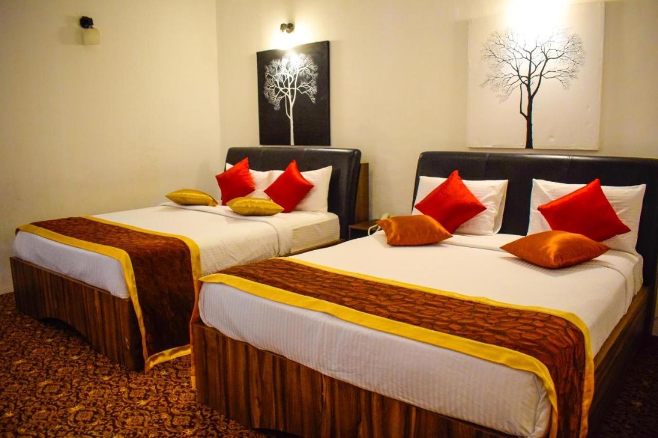 Deluxe Family Room