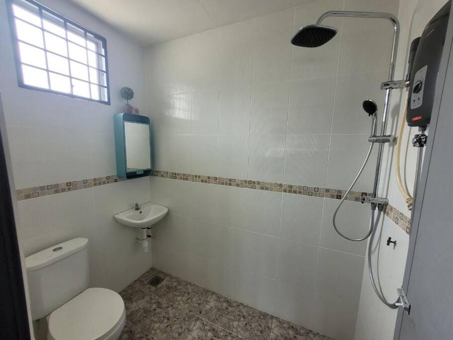 Four-Bedroom House photo 2