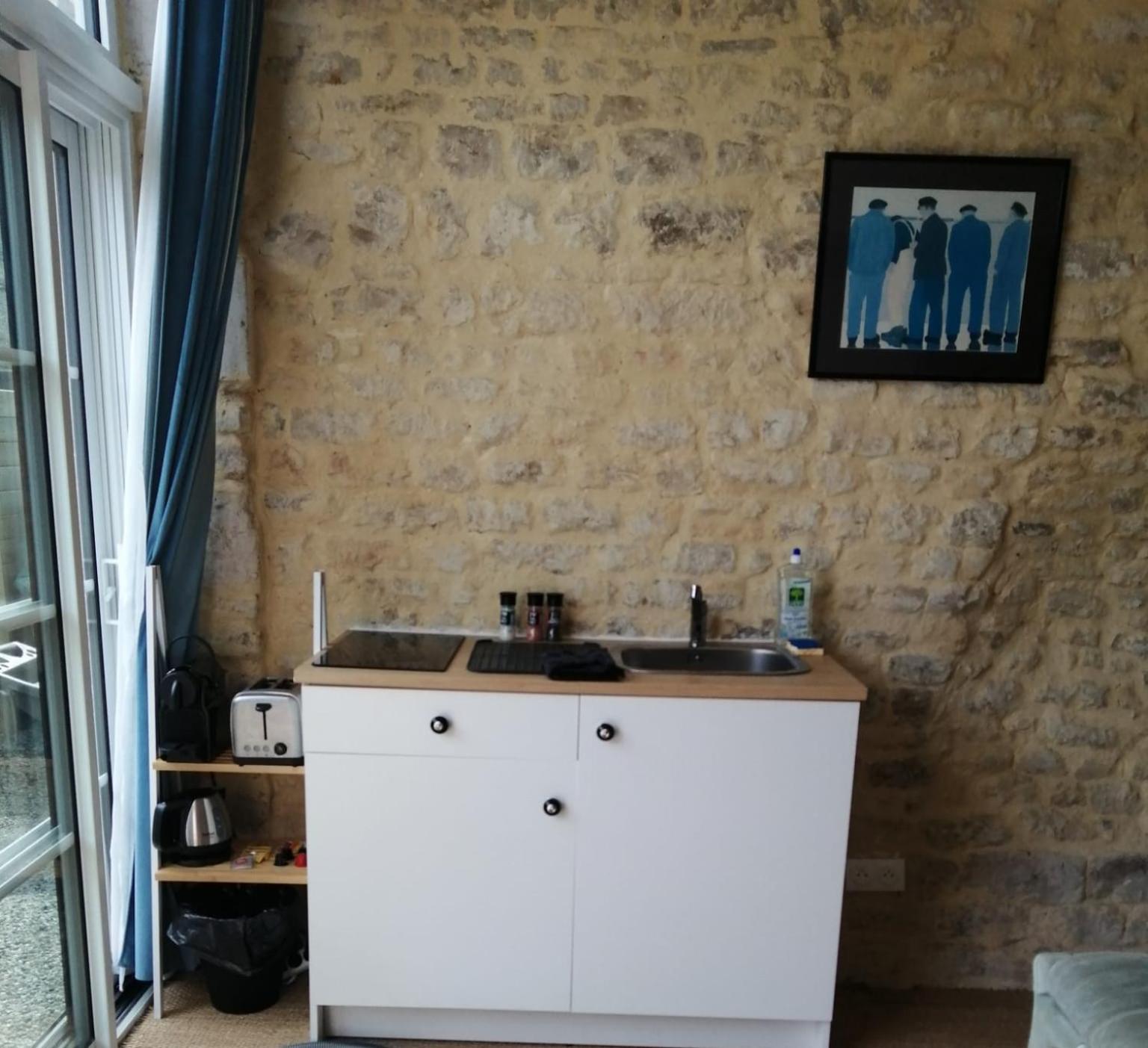 Studio with Garden View - Photo 5
