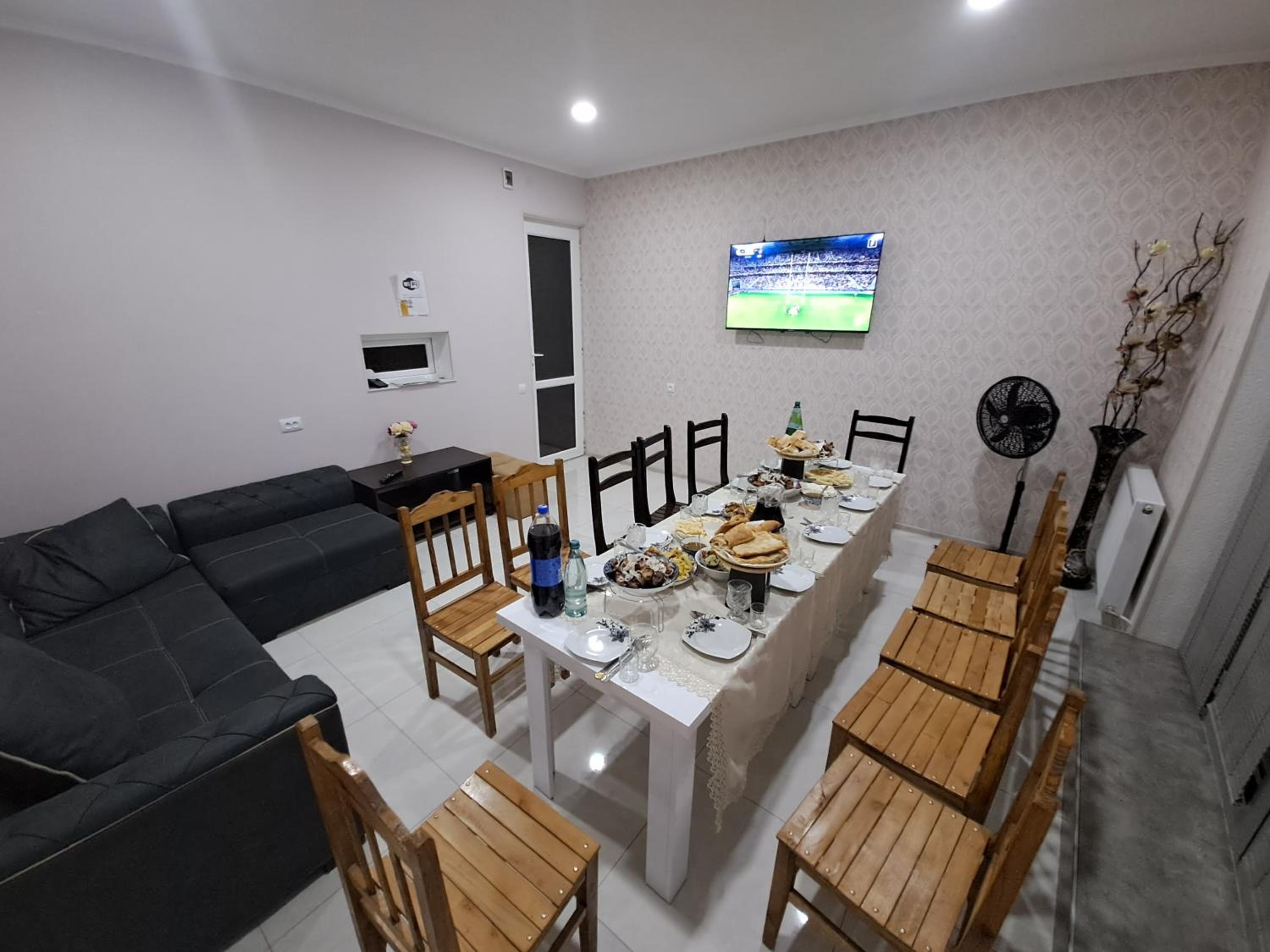 Family Room - Photo 17