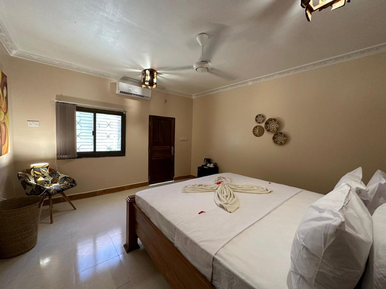 Deluxe Double Room with Shower photo 2