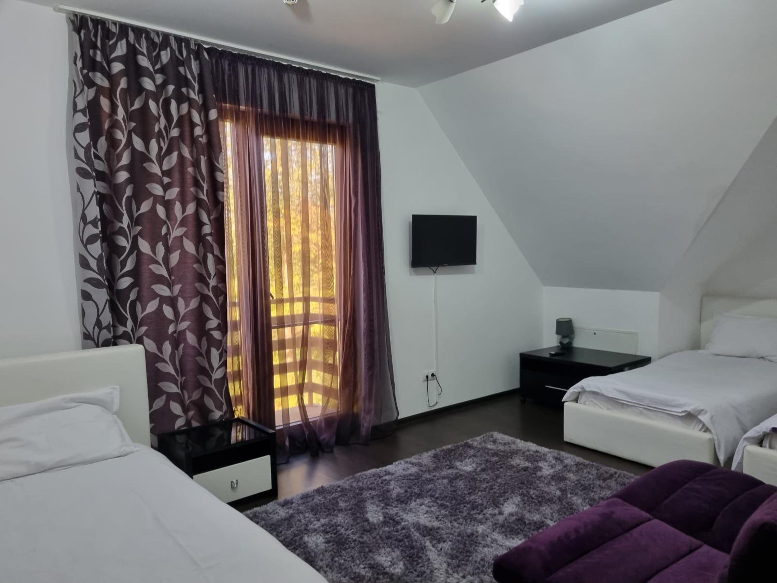 Triple Room with Private Bathroom photo 3