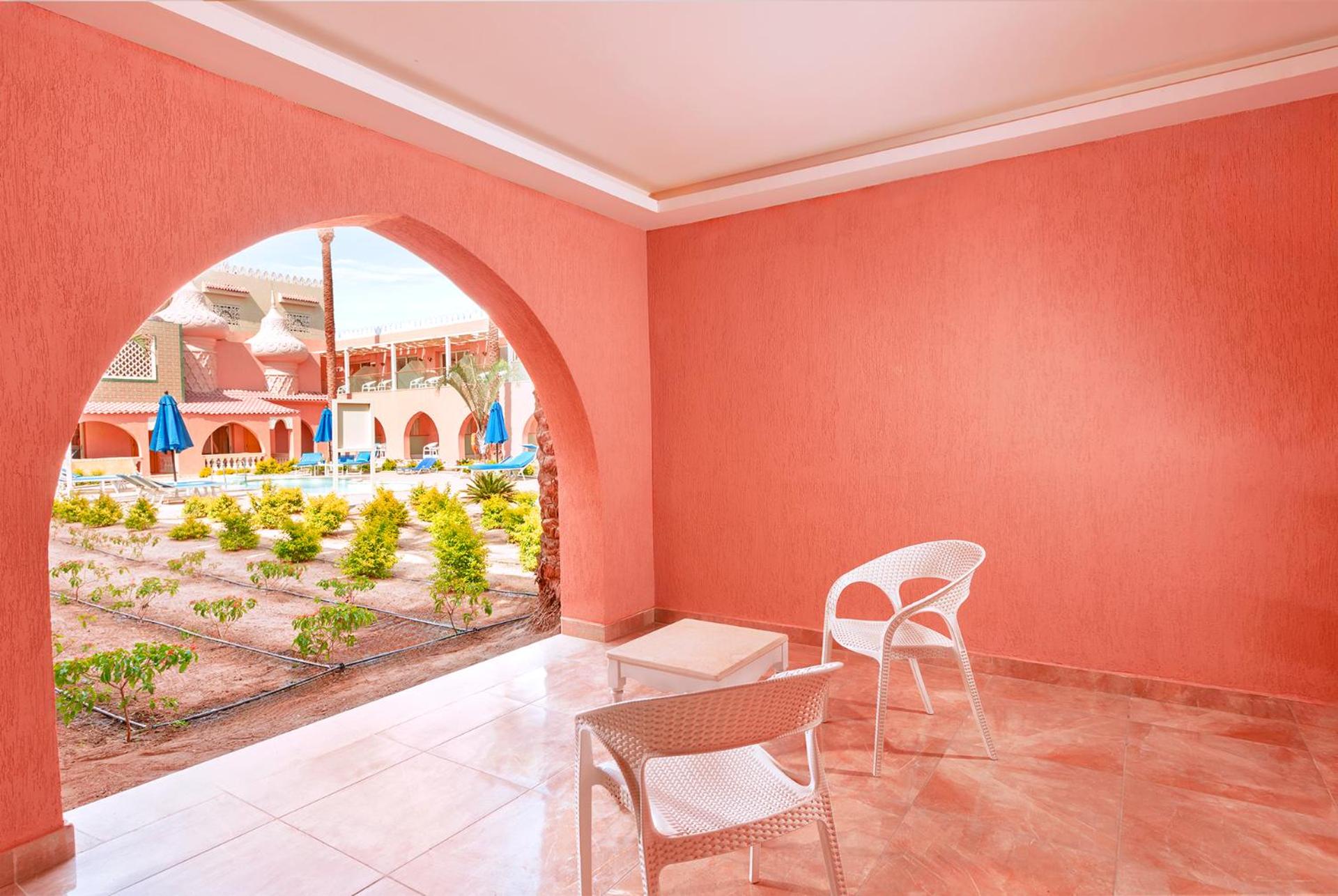 Deluxe Family Room (2 Adults + 2 Children) - Photo 4