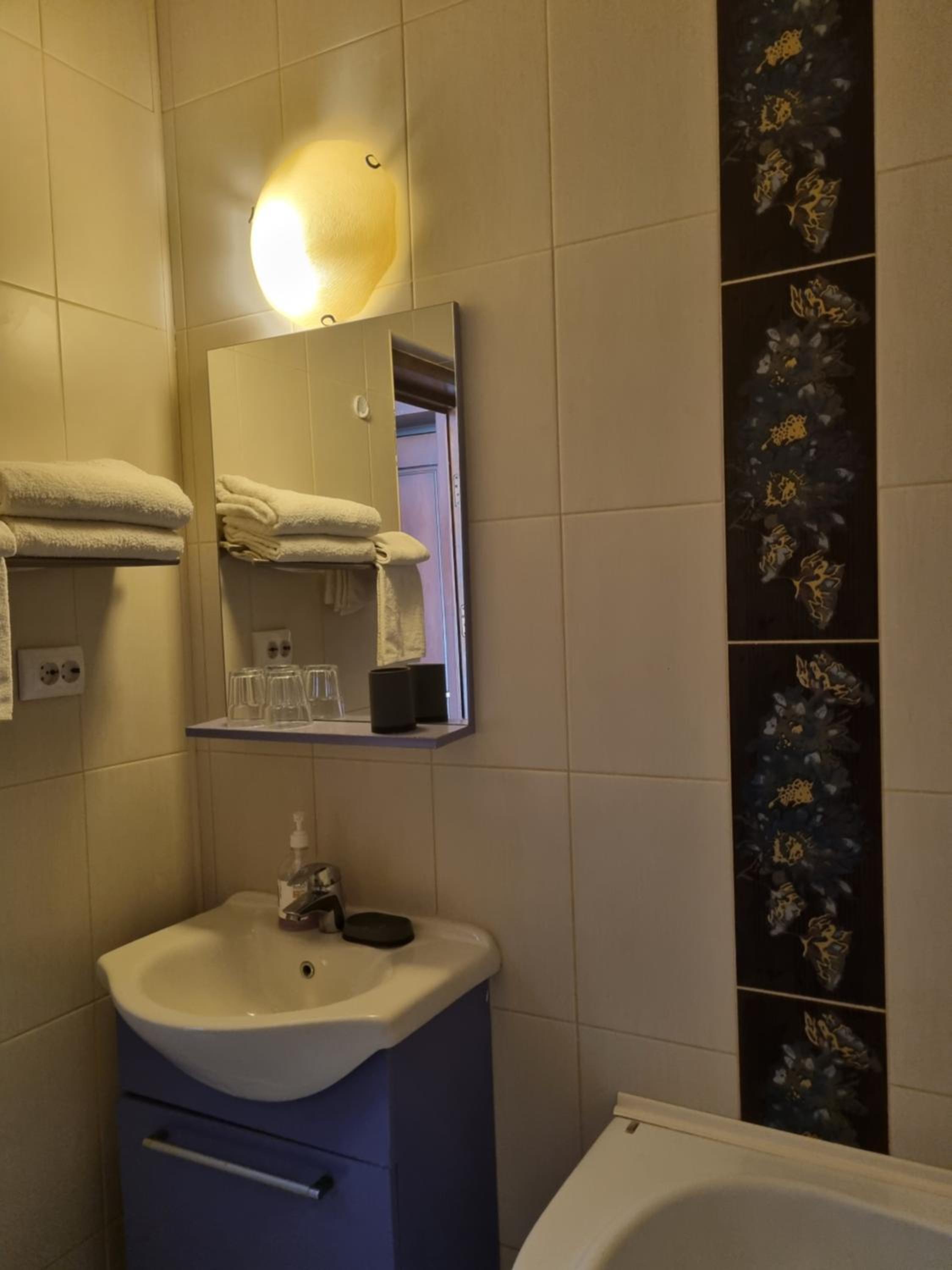Double Room with Private Bathroom photo 3