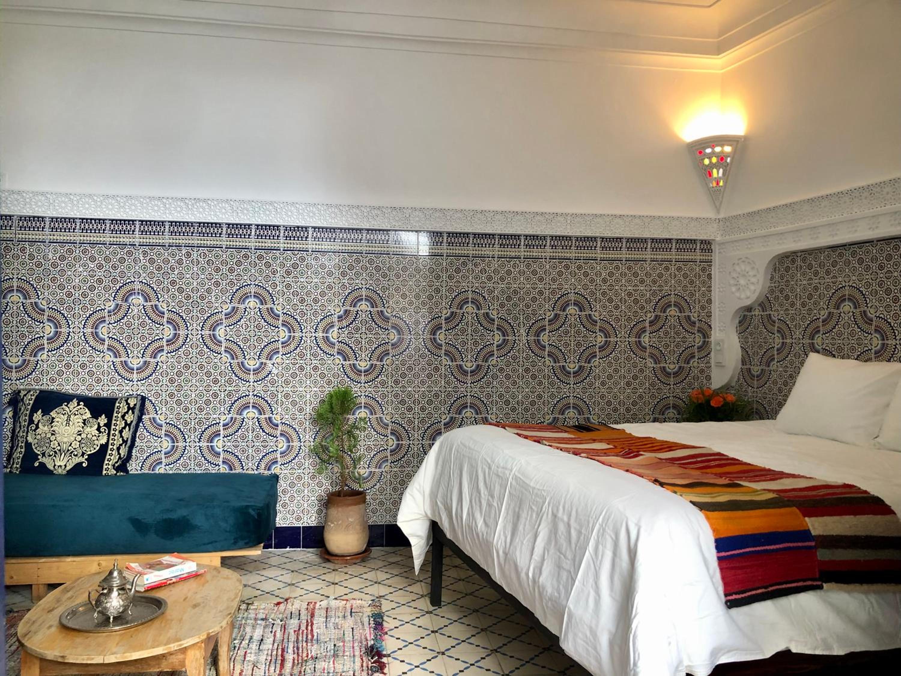 Deluxe Double Room (2 Adults + 1 Child) - Photo 3