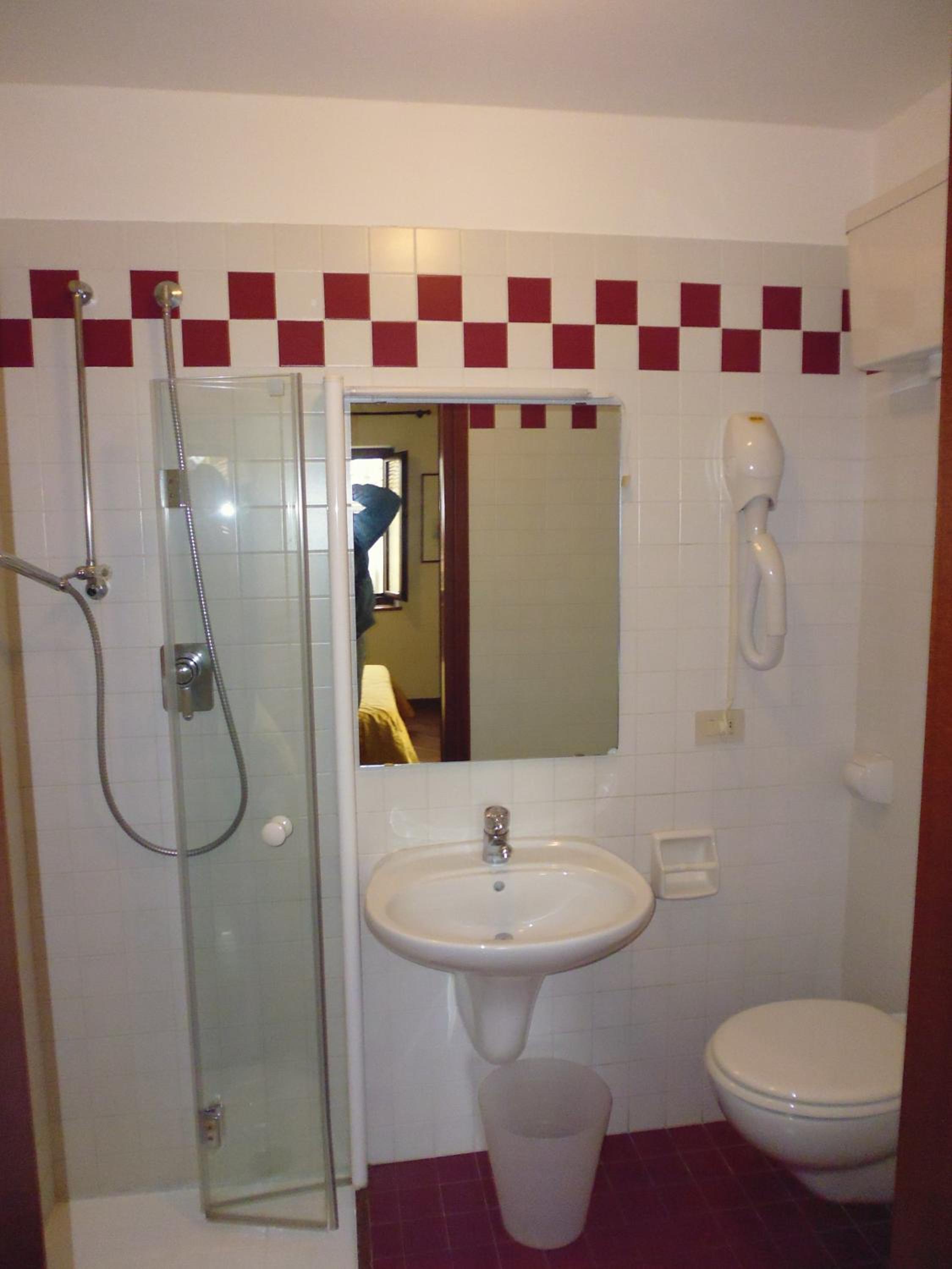 Small Triple Room - Photo 3