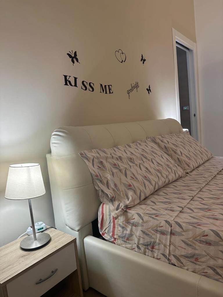 Double Room with Private Bathroom - Photo 10