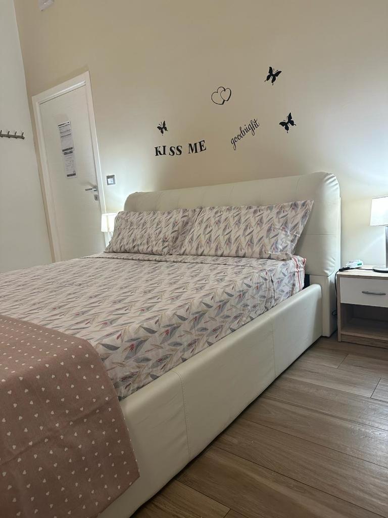 Double Room with Private Bathroom - Photo 12