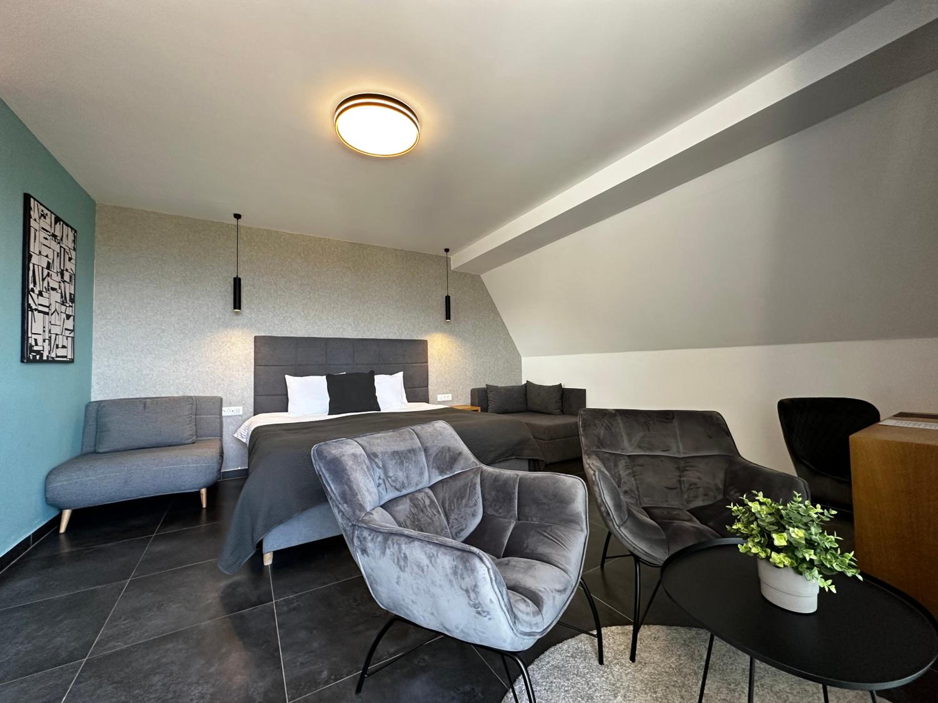Superior Double or Twin Room with Lake View - Photo 12