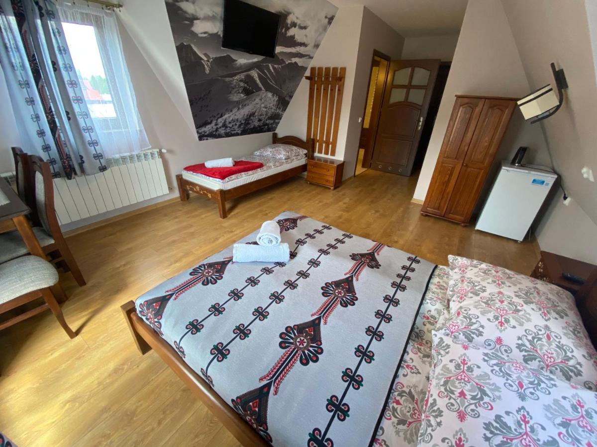 Double Room with Balcony (2 Adults + 1 Child) photo 2