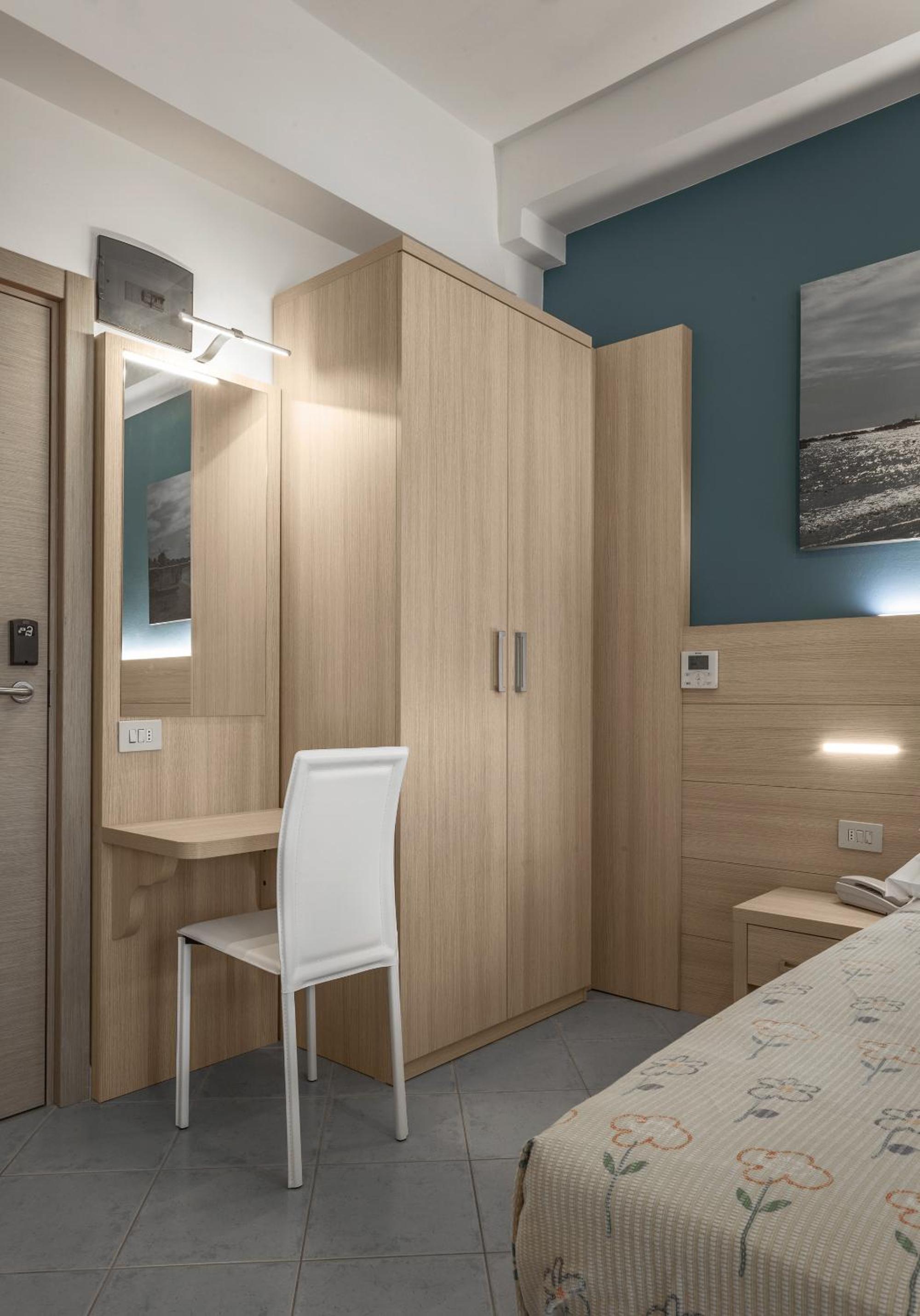 Quadruple Room - Photo 3