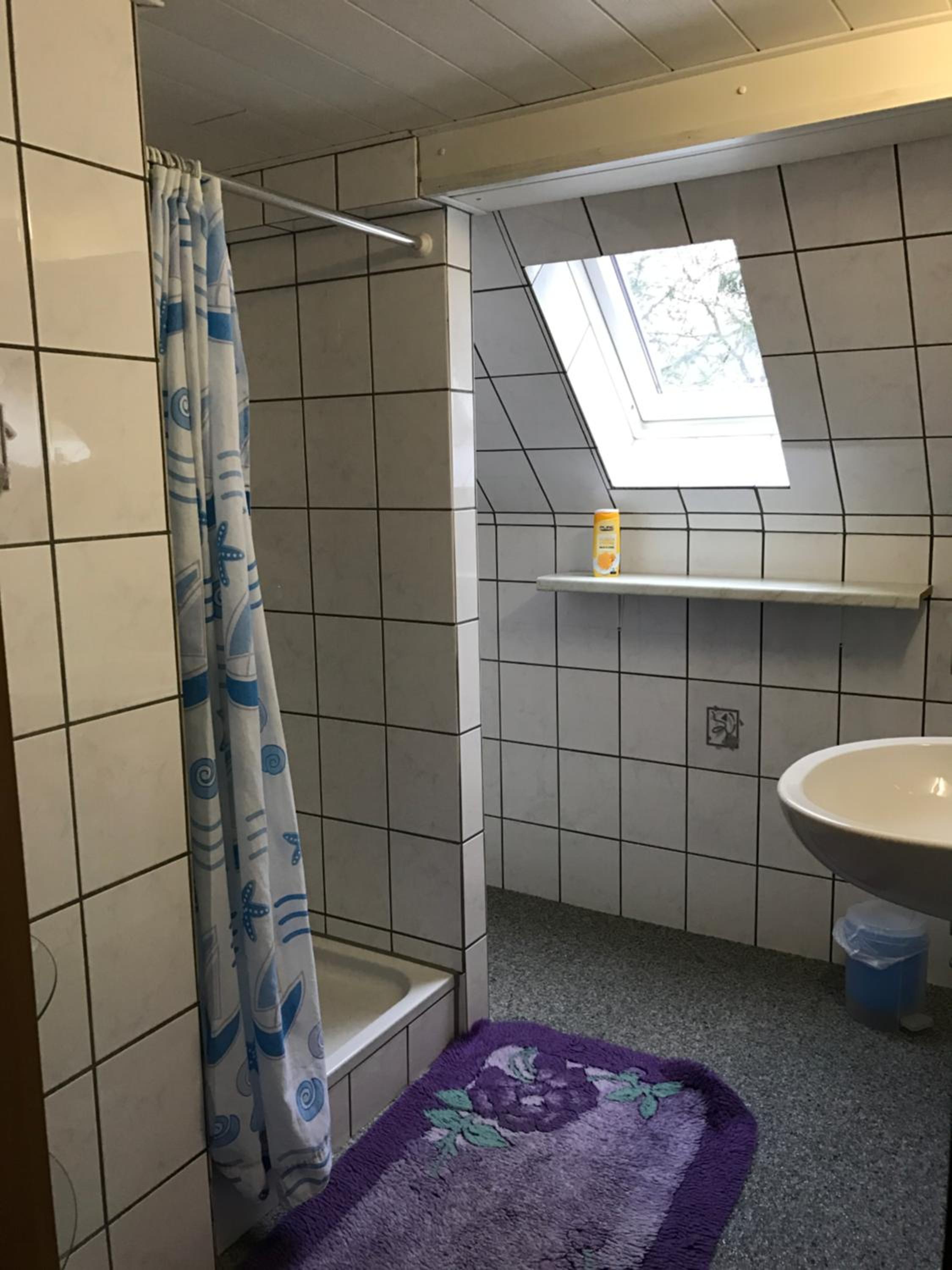 Twin Room with Shared Bathroom photo 3