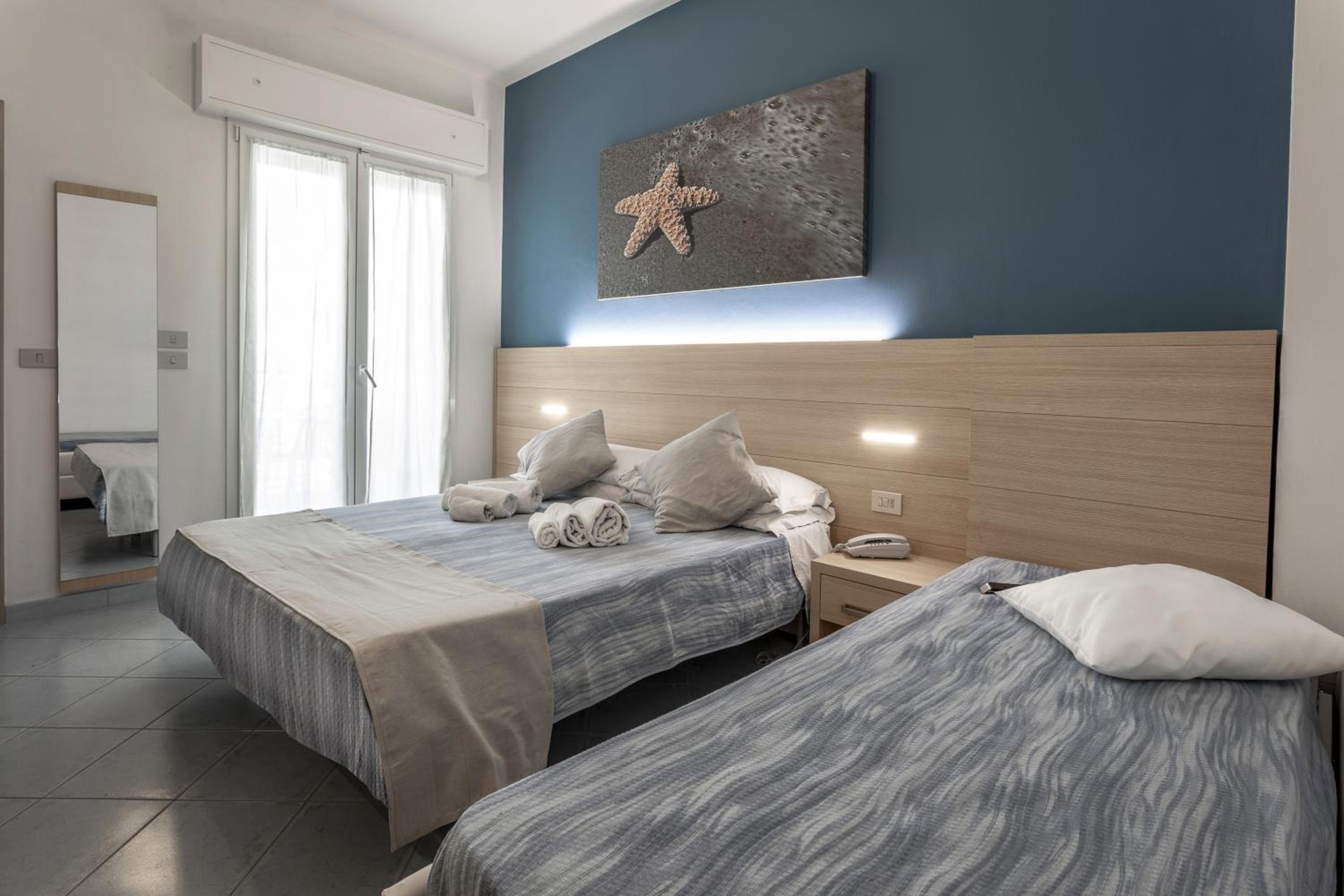 Quadruple Room - Photo 1