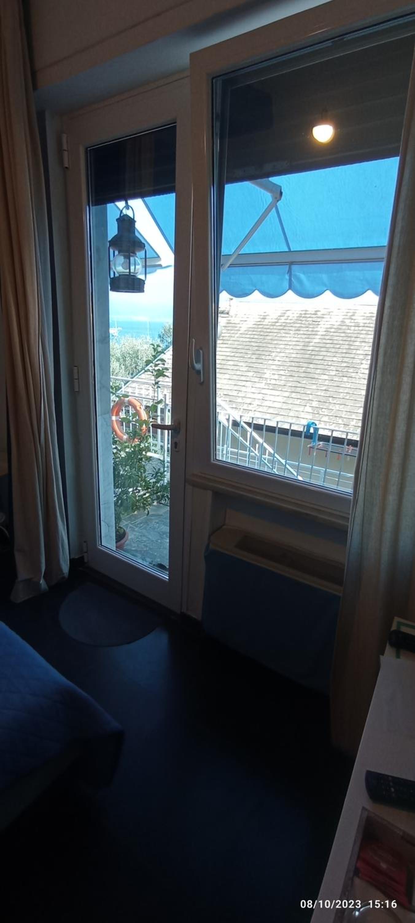 Double Room with Private Bathroom - Photo 10