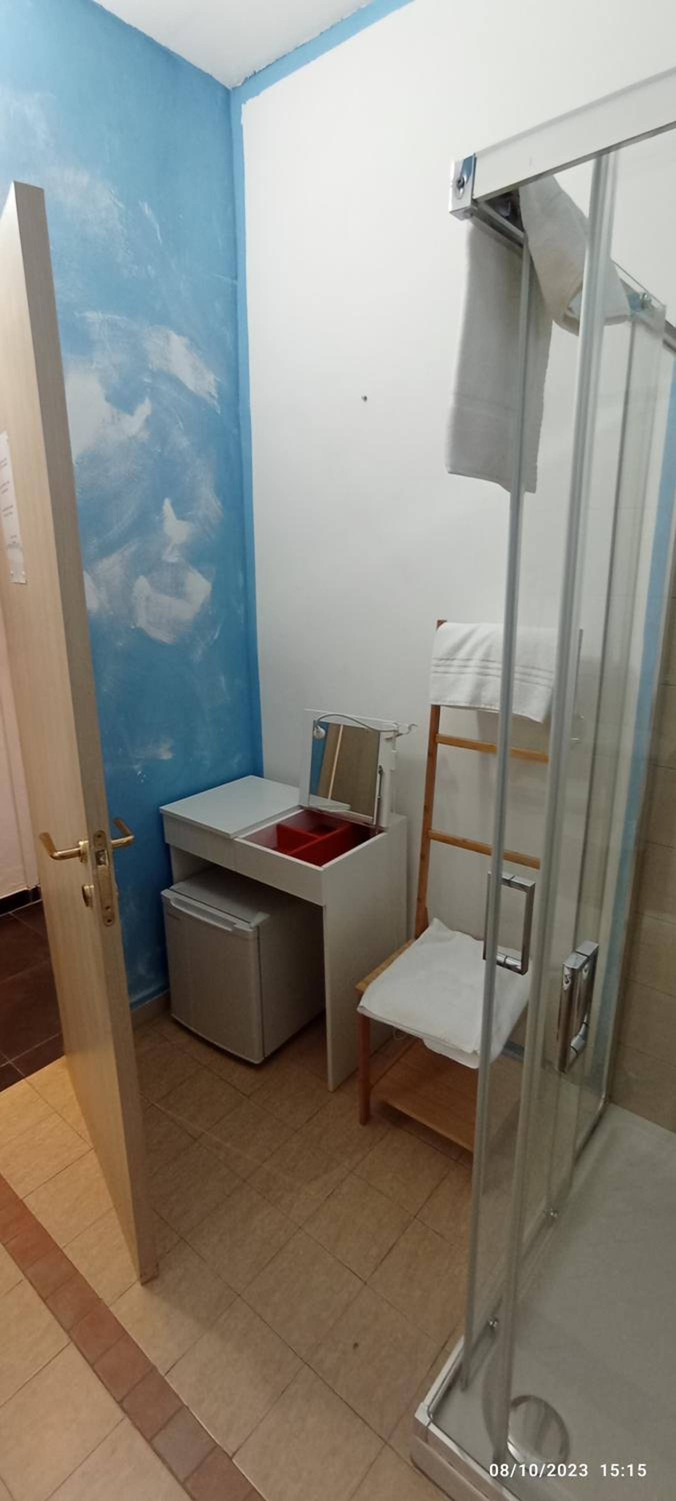 Double Room with Private Bathroom - Photo 8
