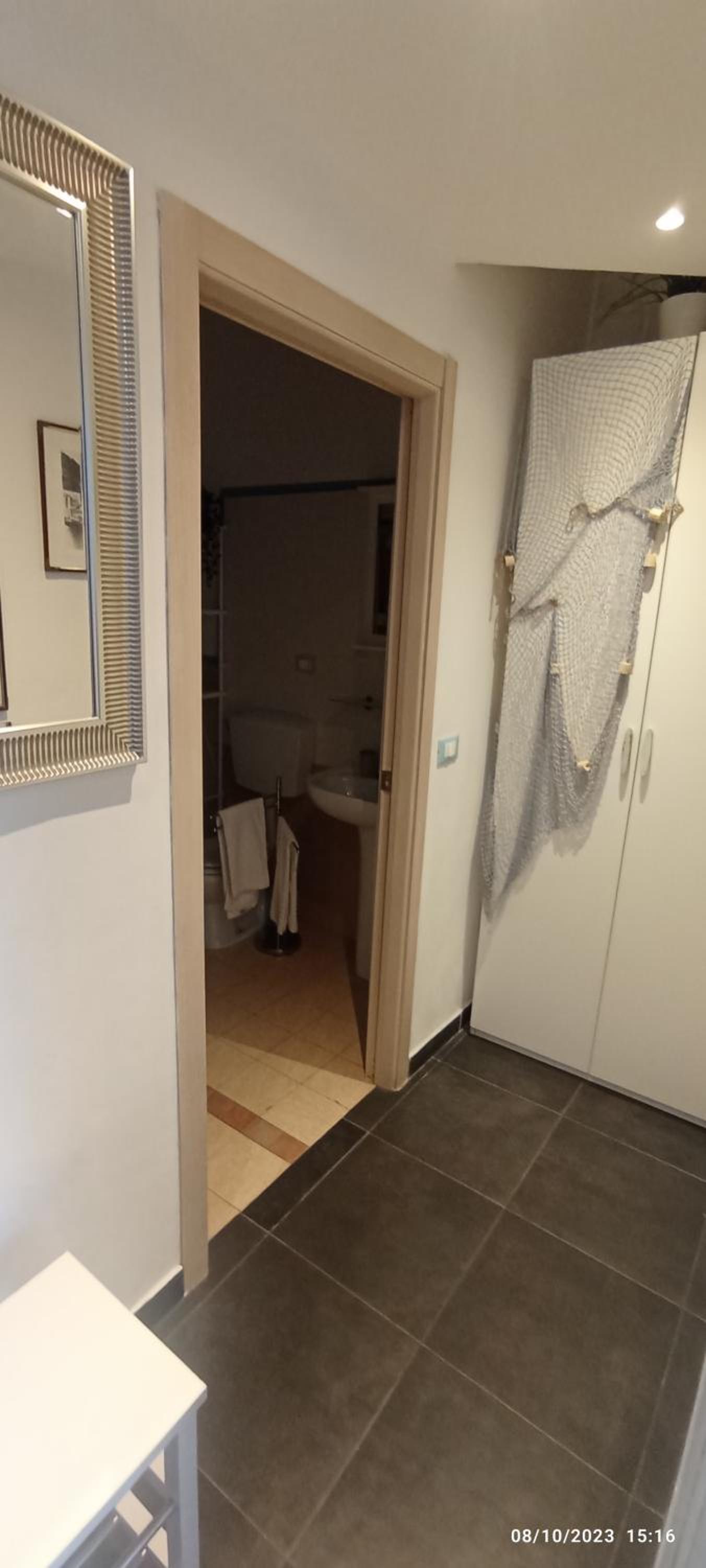 Double Room with Private Bathroom - Photo 6