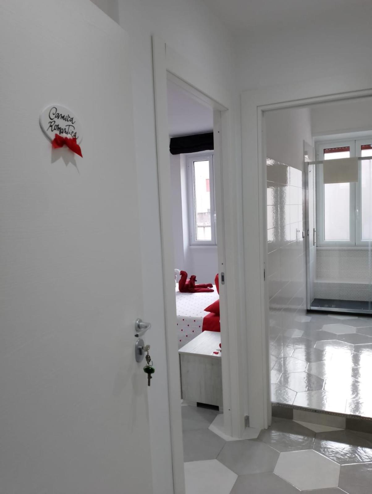 Double Room with Private Bathroom - Photo 3