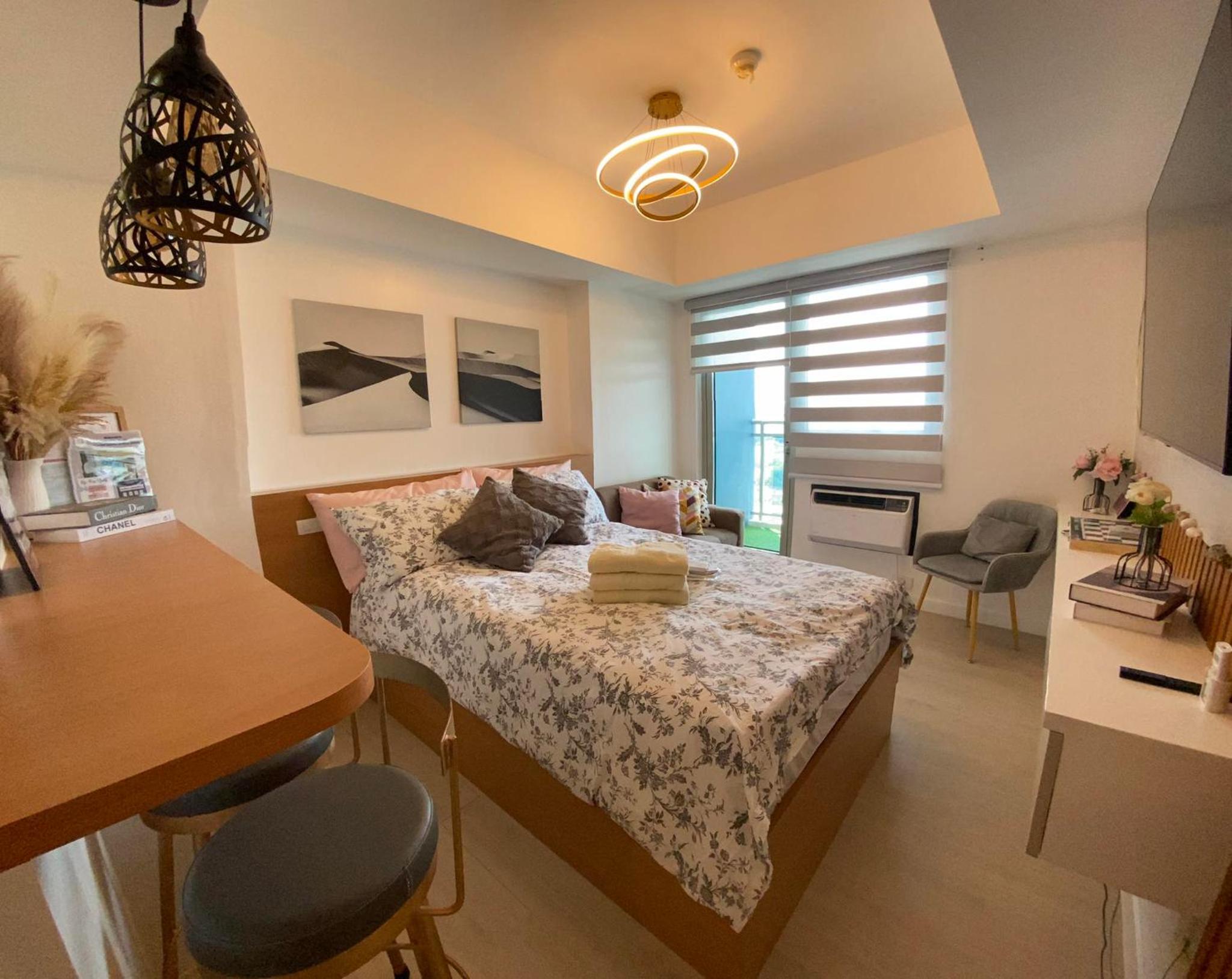 Studio Apartment photo 1