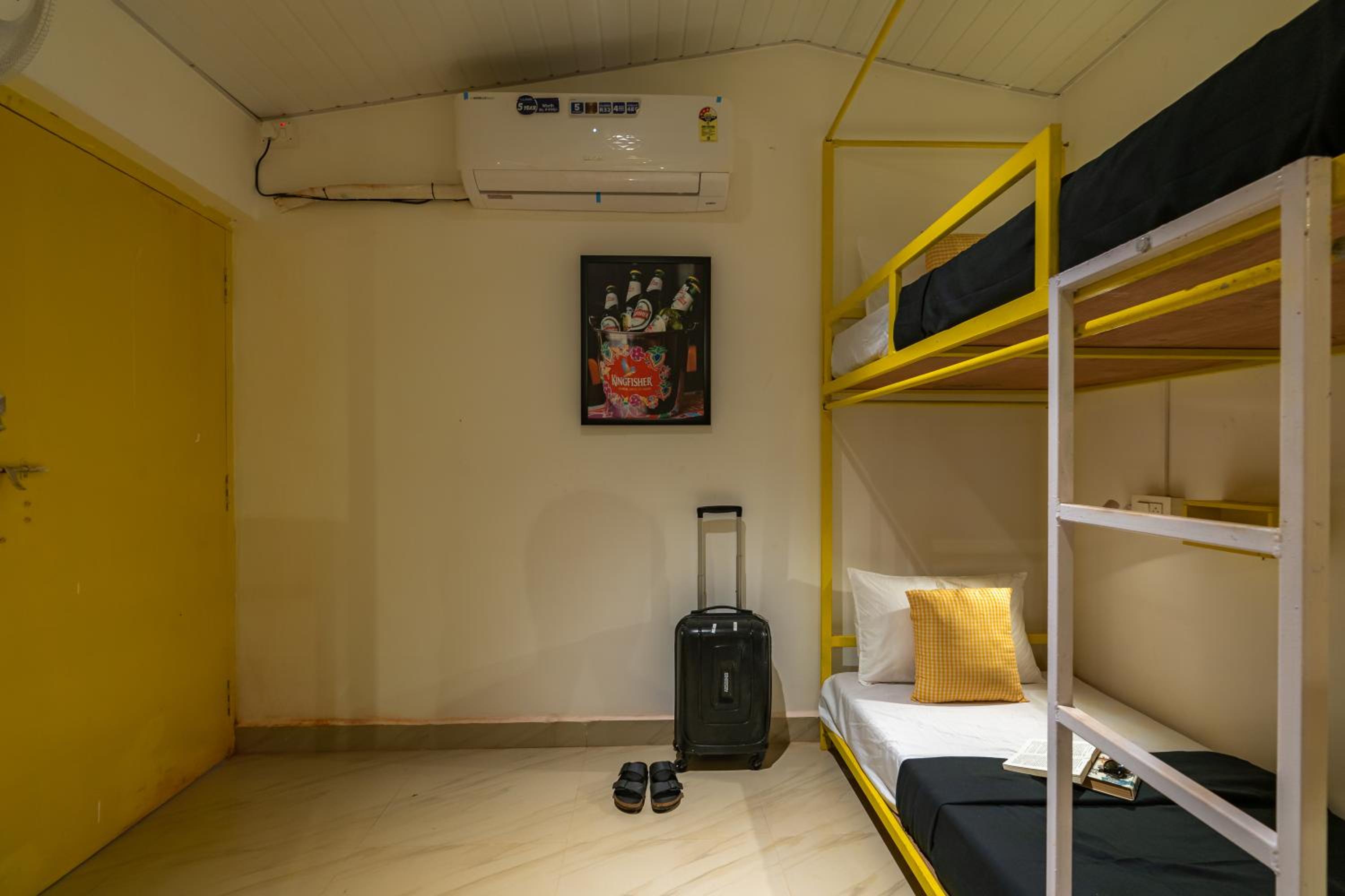 Bed in 12 -Bed Mixed Dormitory Room