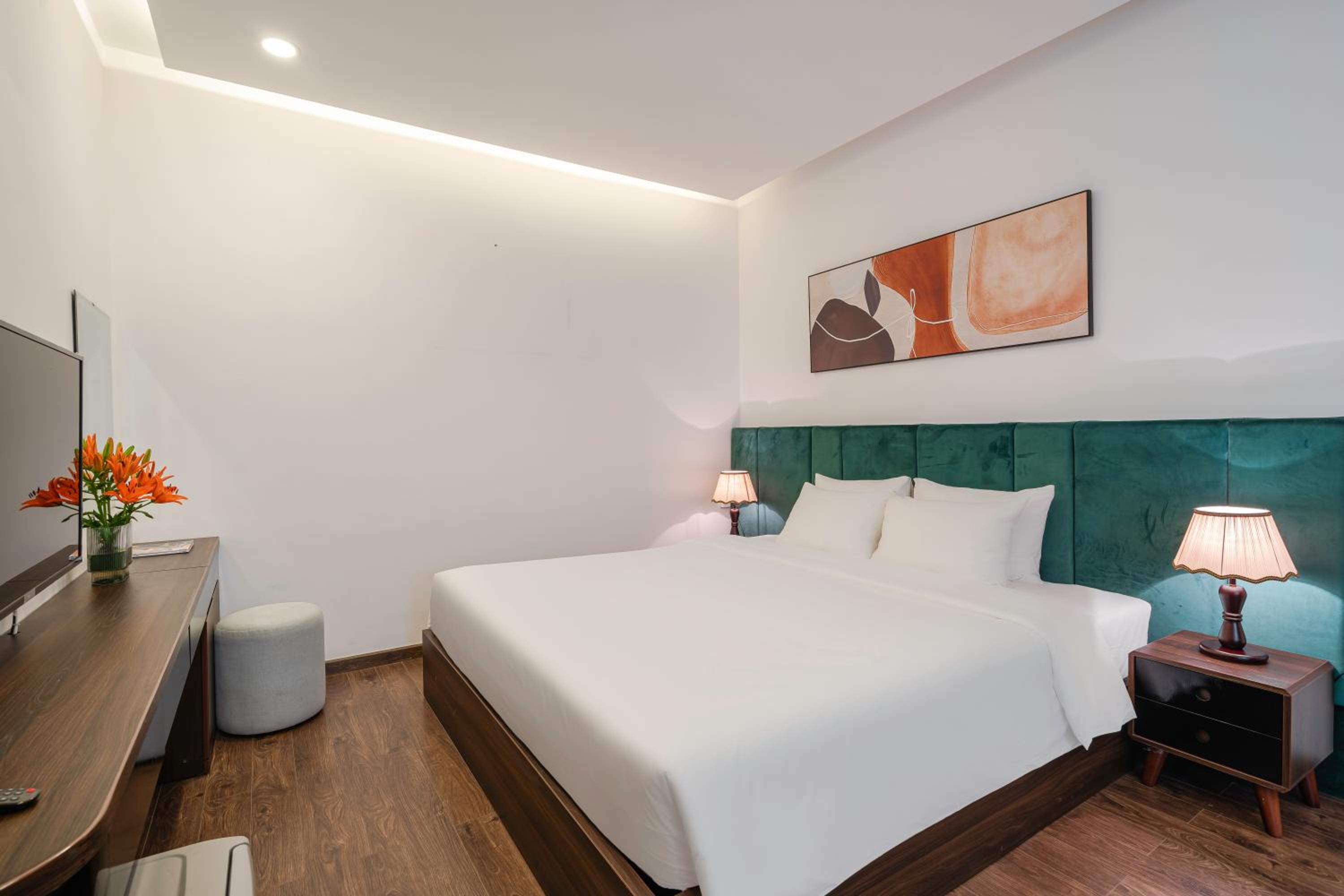 One-Bedroom Suite - Photo 1