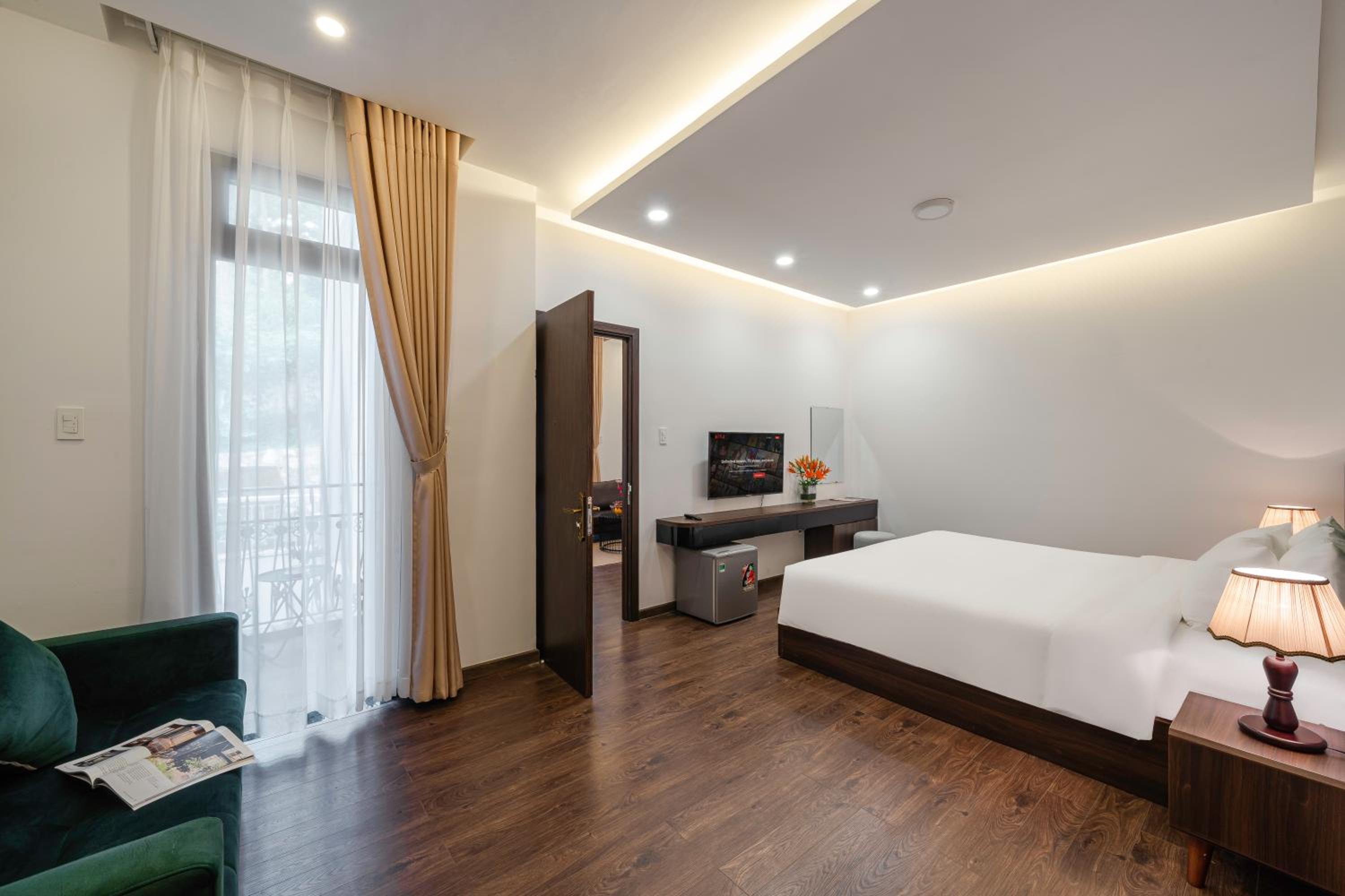 One-Bedroom Suite - Photo 7