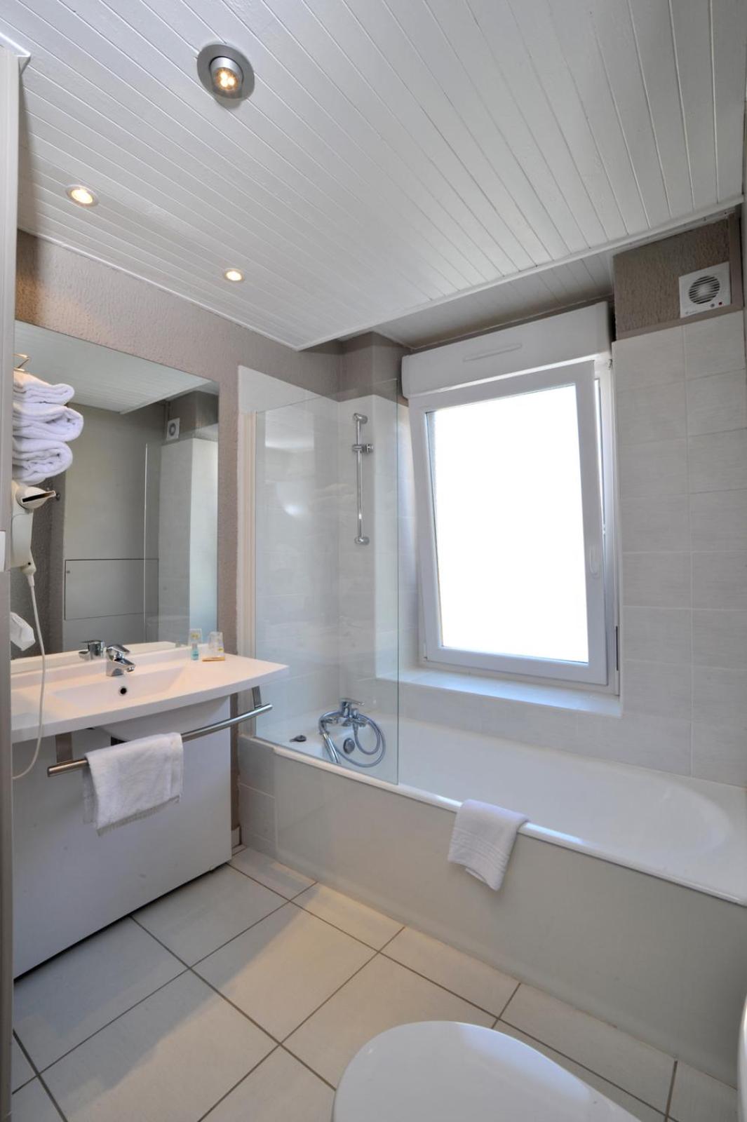 Double Room - Photo 3