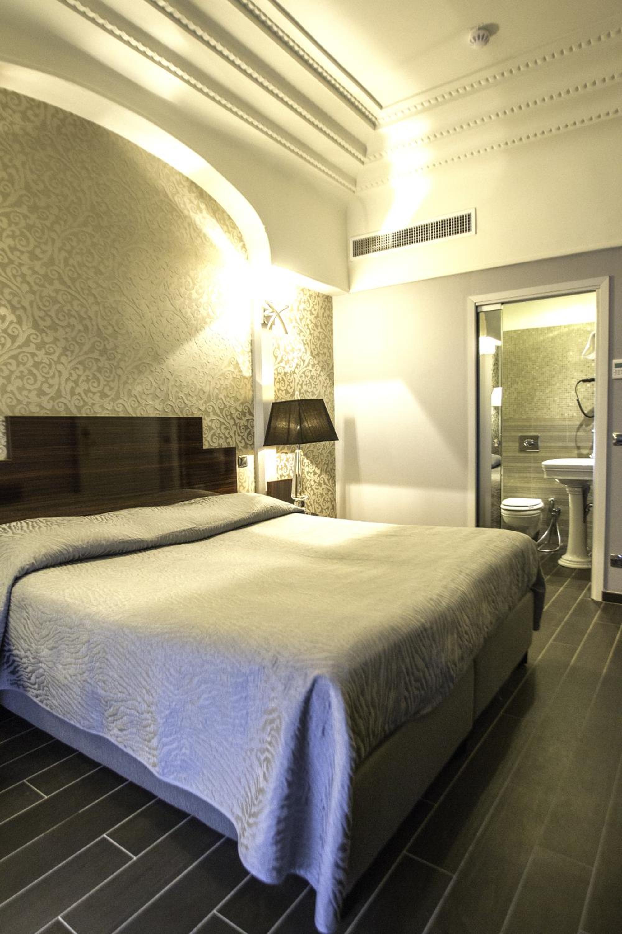 Superior Double Room - Photo 4