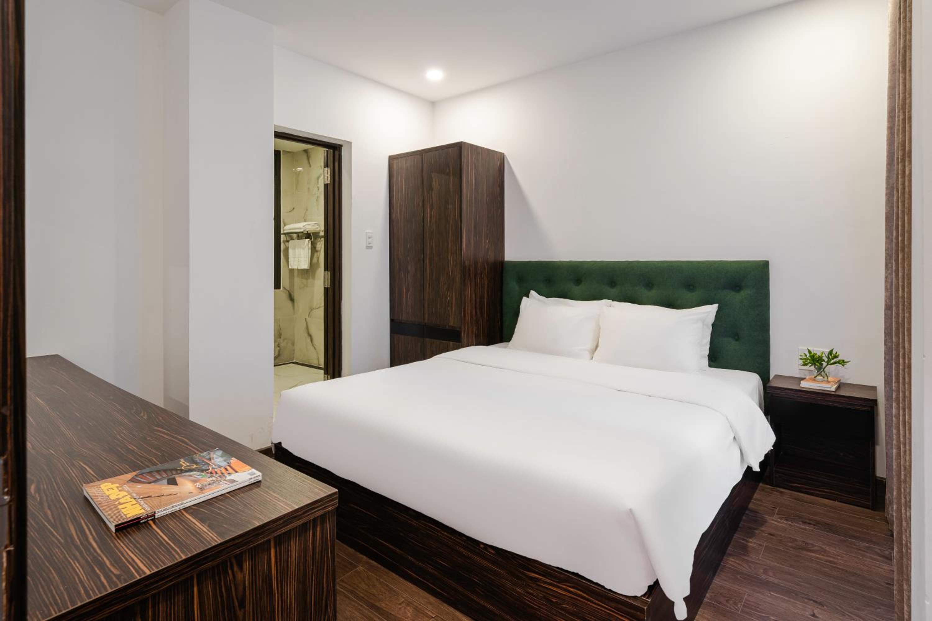 Two-Bedroom Suite - Photo 18