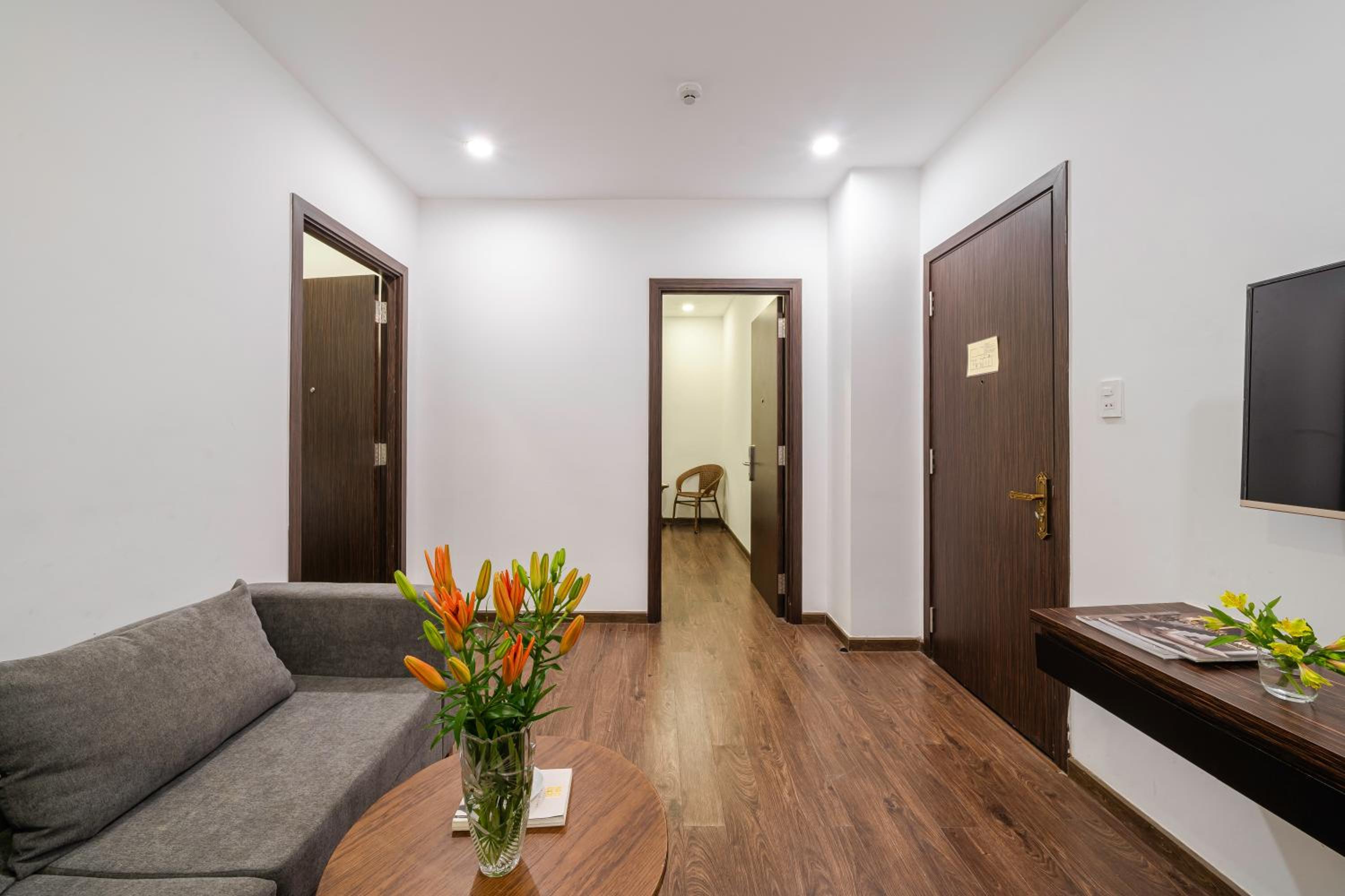 Two-Bedroom Suite - Photo 7
