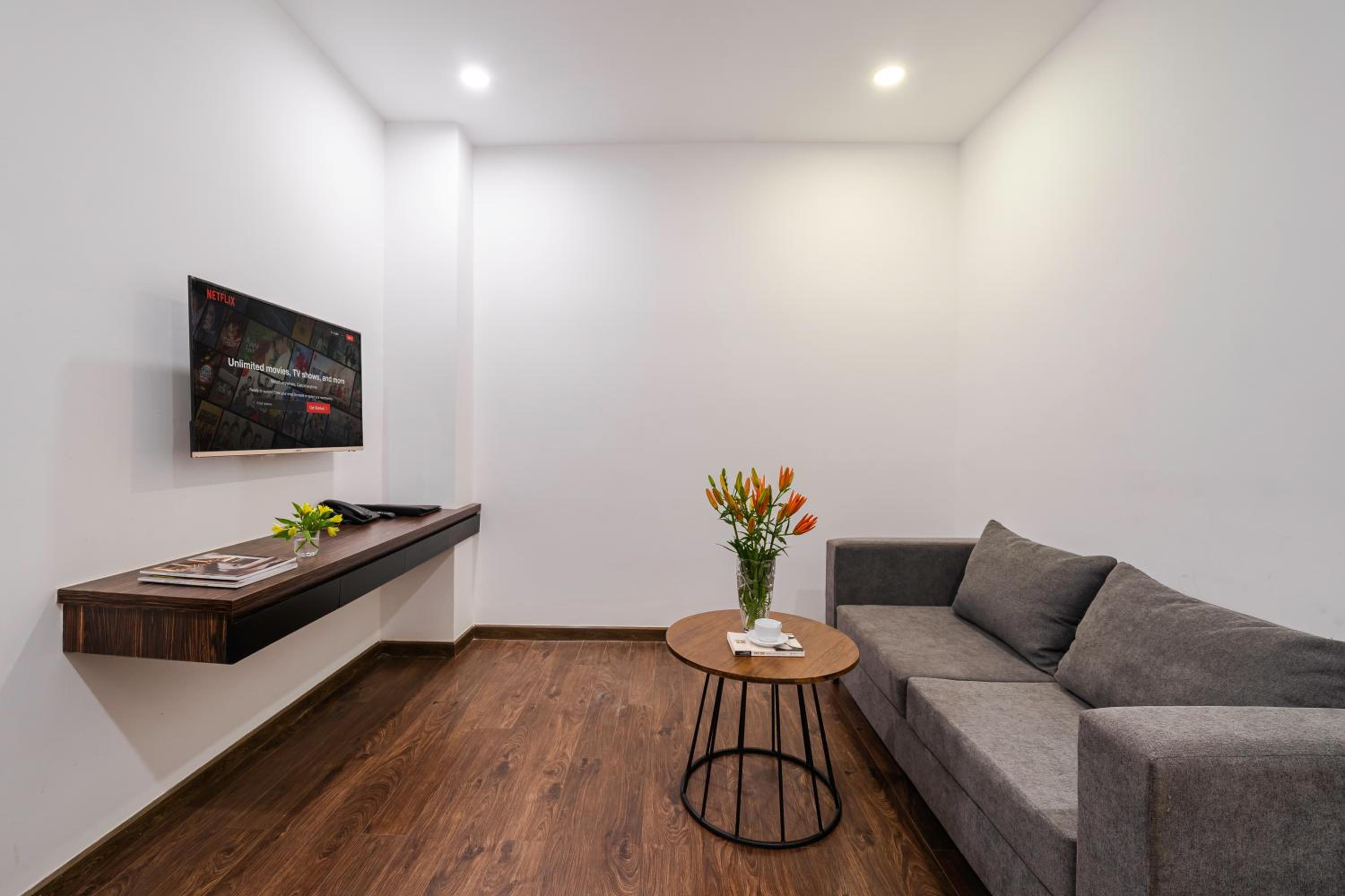 Two-Bedroom Suite - Photo 6